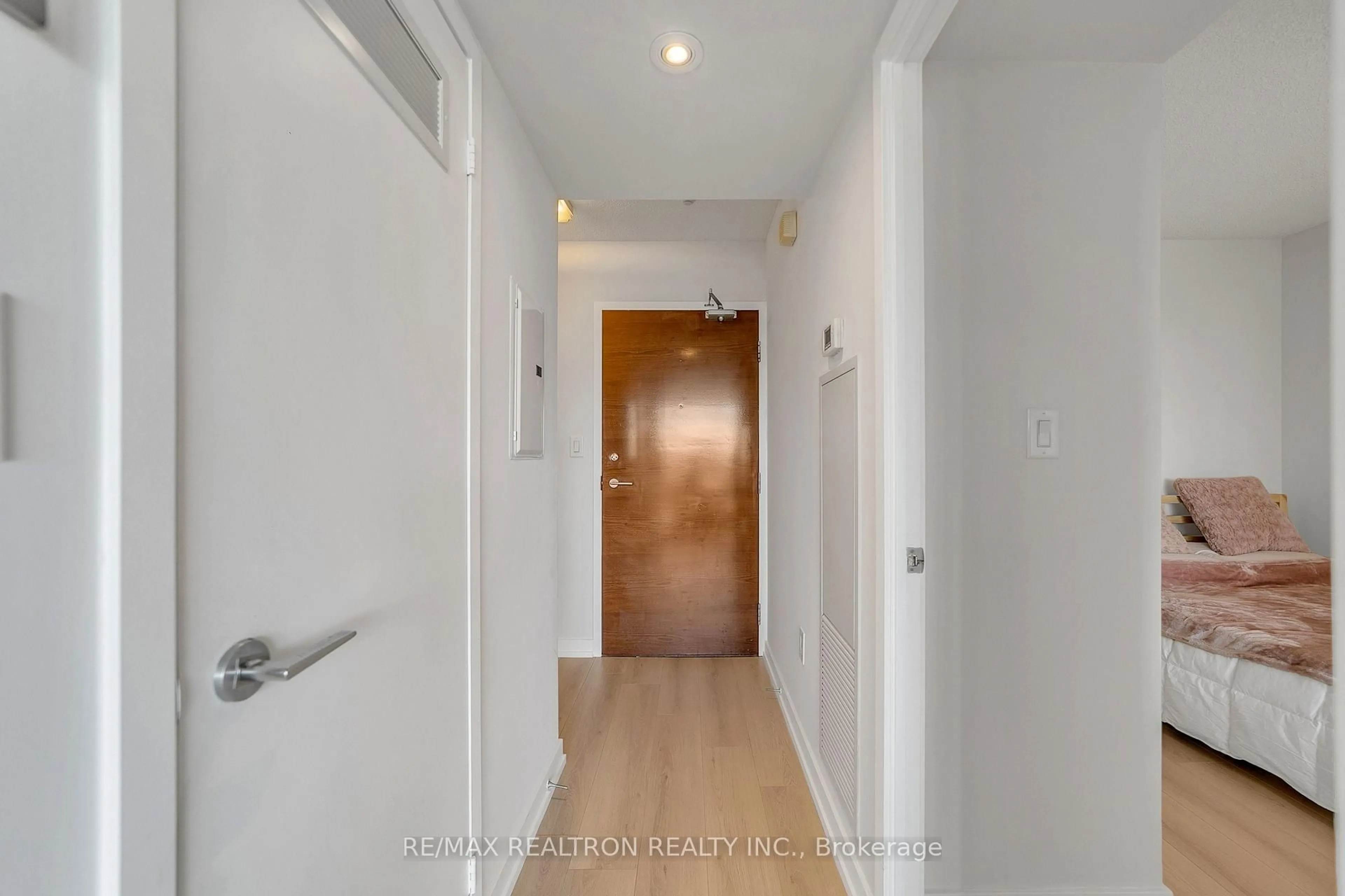 Indoor foyer for 10 Capreol Crt #711, Toronto Ontario M5V 4B3