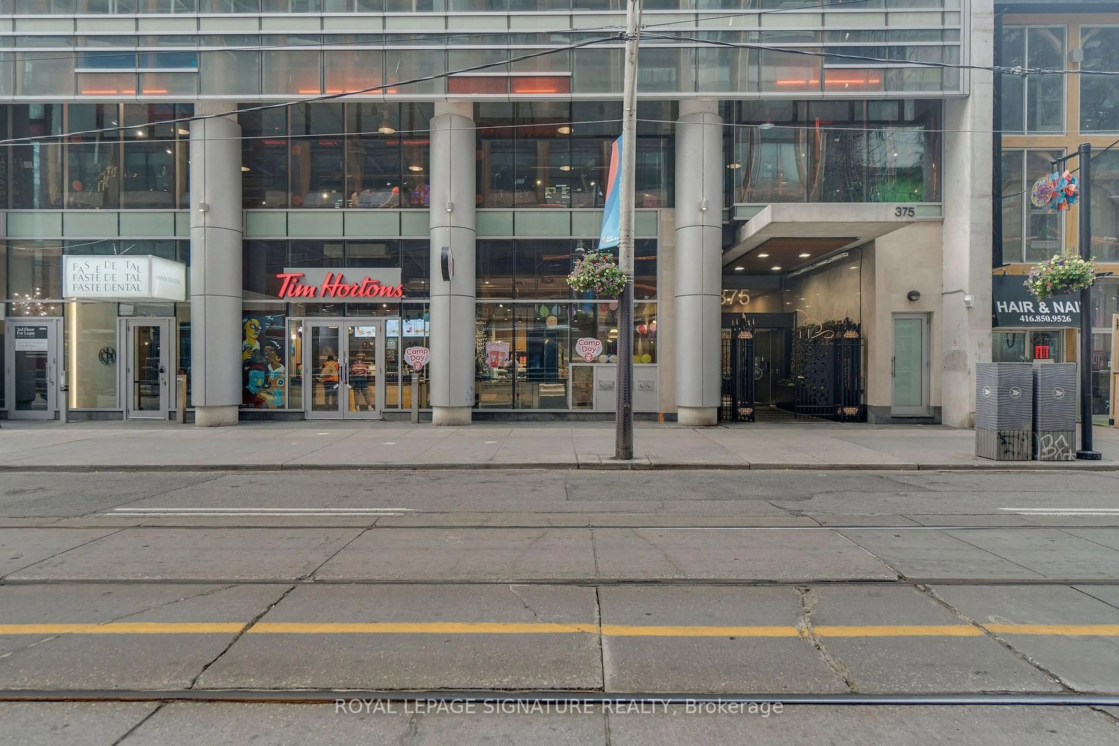 Indoor foyer for 375 King St #3210, Toronto Ontario M5V 1K5