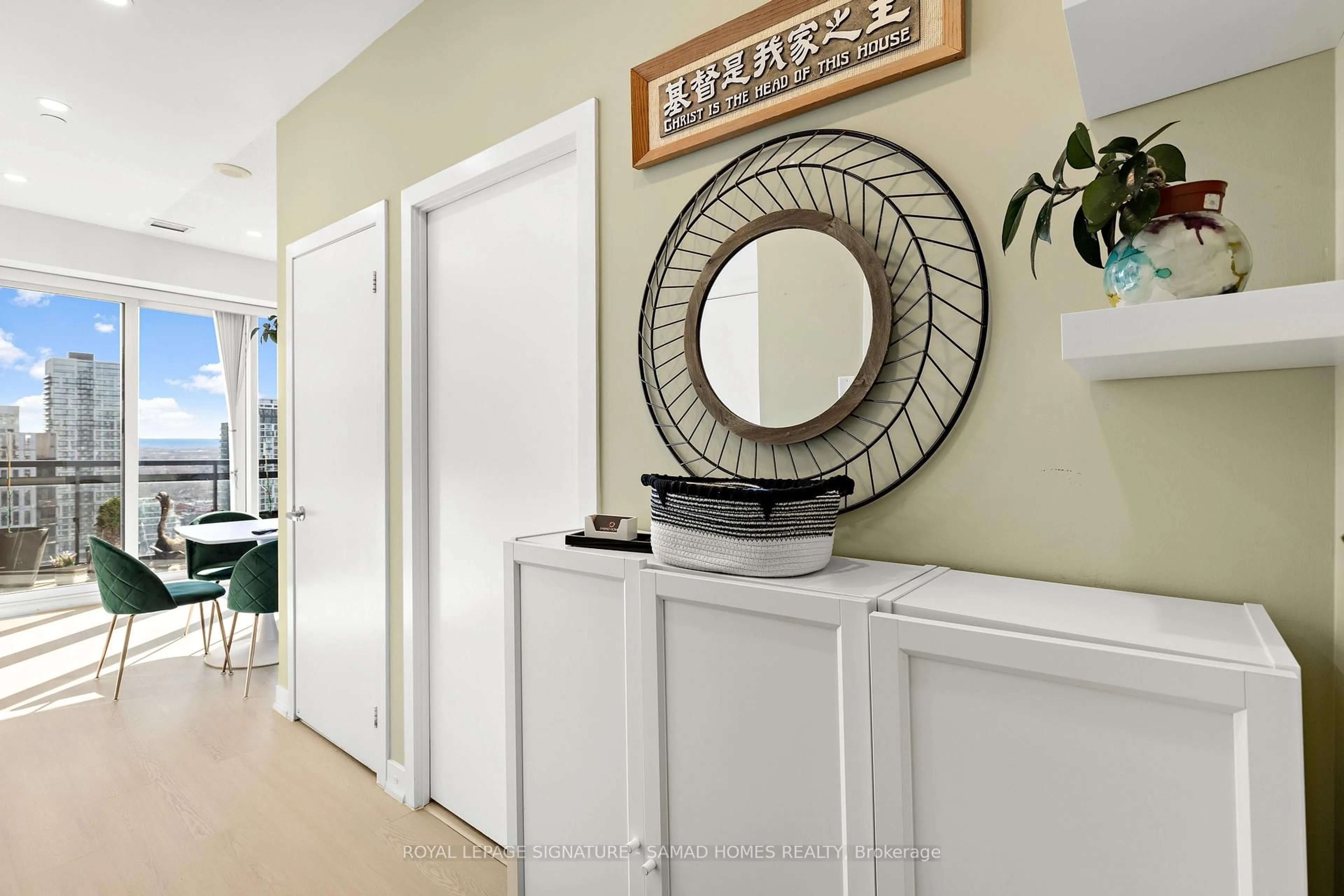 Indoor entryway for 225 Sackville St #Ph2612, Toronto Ontario M5A 0B9