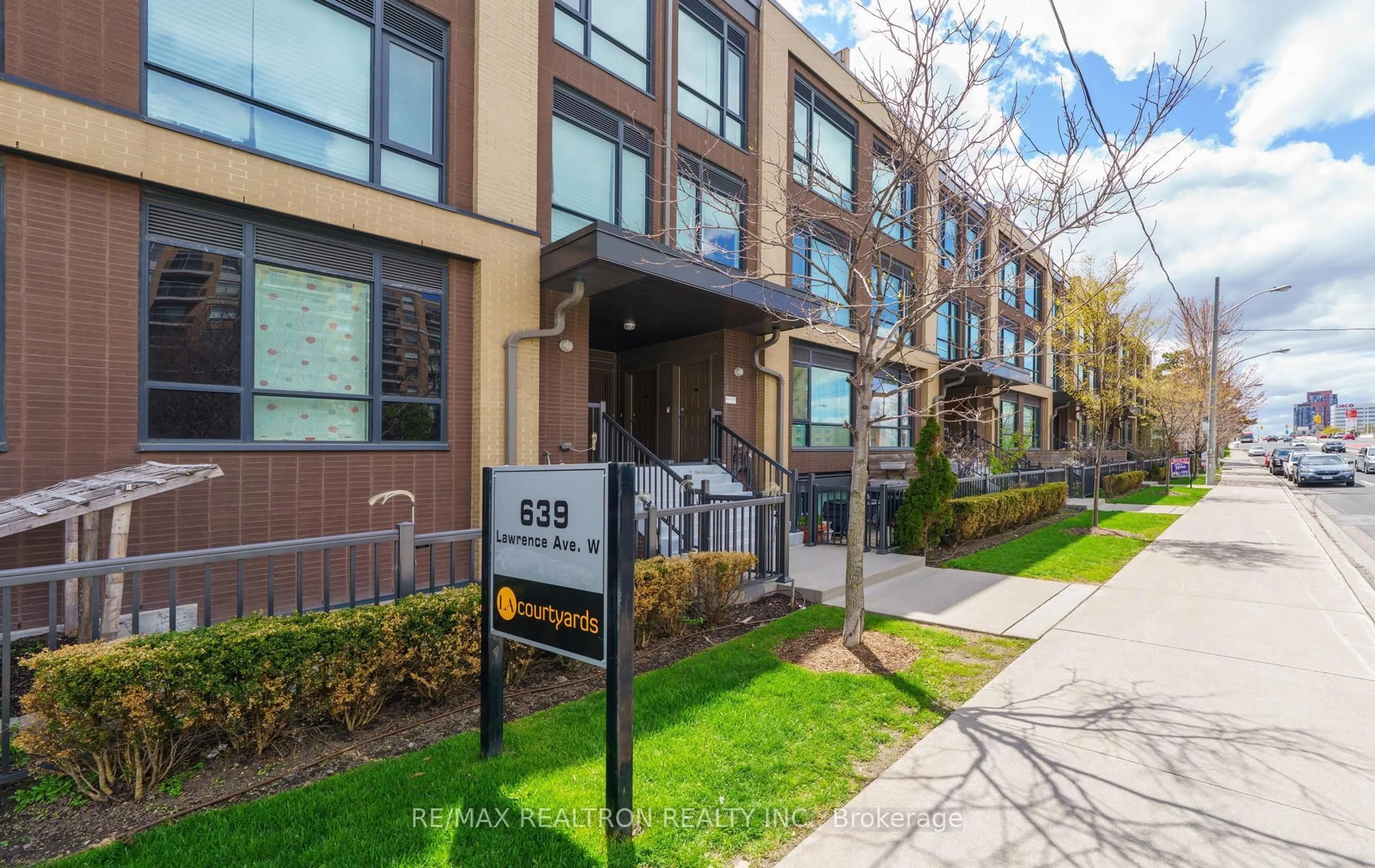 Unknown for 639 Lawrence Ave #206, Toronto Ontario M6A 1A9