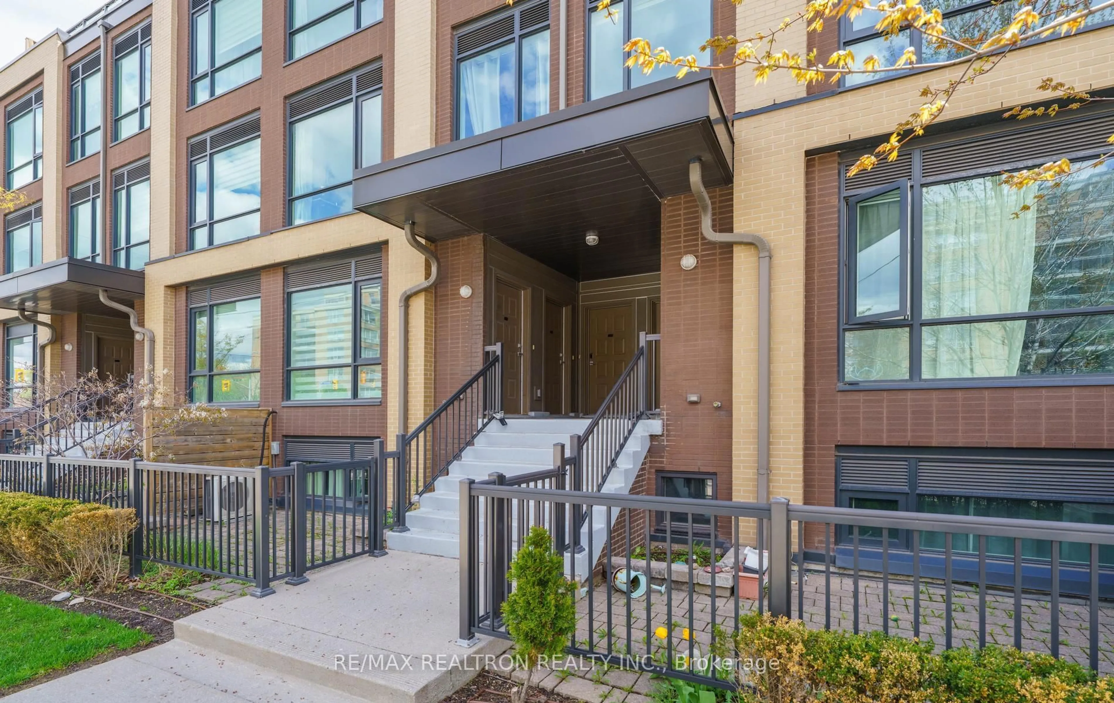 Unknown for 639 Lawrence Ave #206, Toronto Ontario M6A 1A9