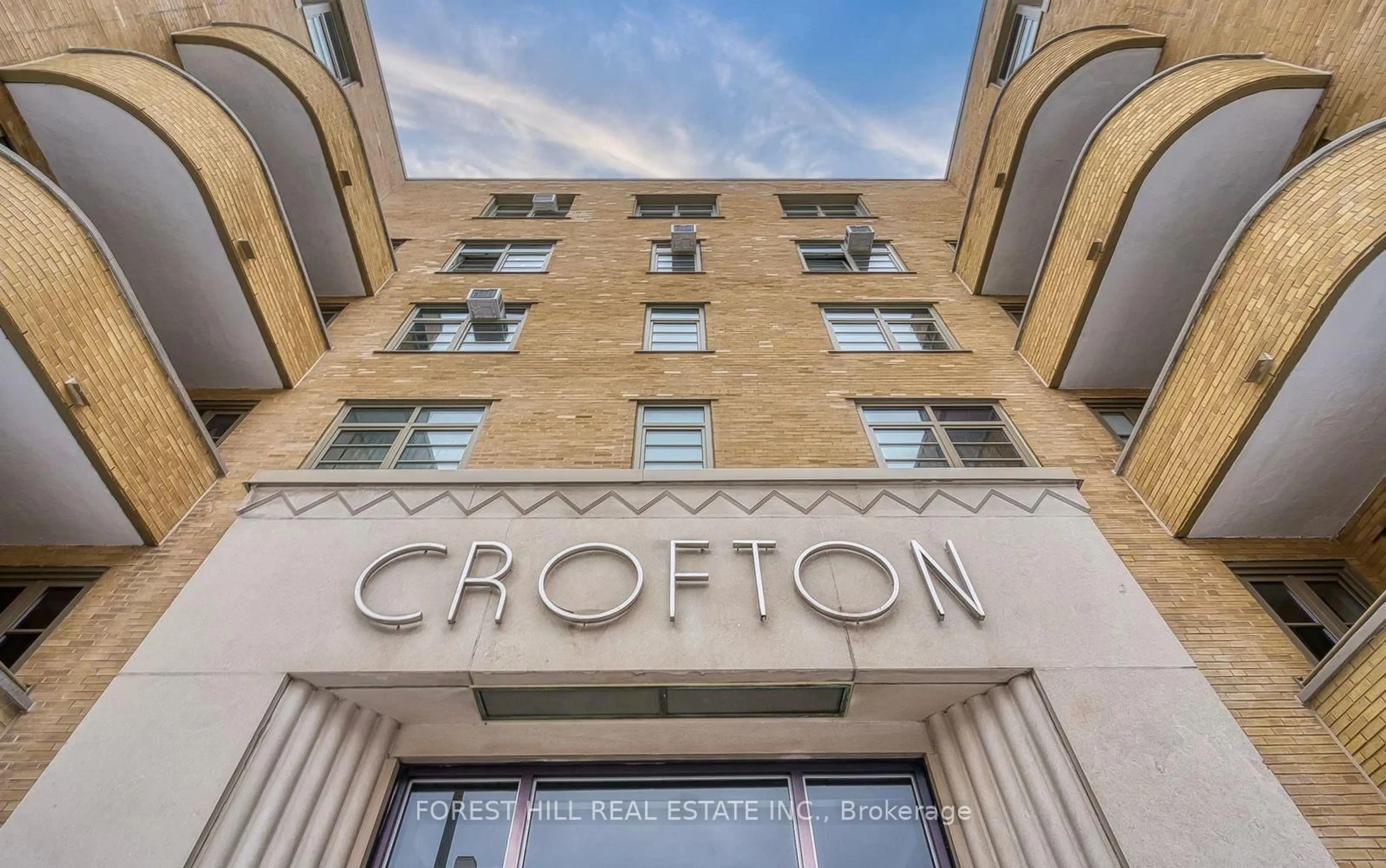 Unknown for 717 Eglinton Ave #301, Toronto Ontario M5N 1C9