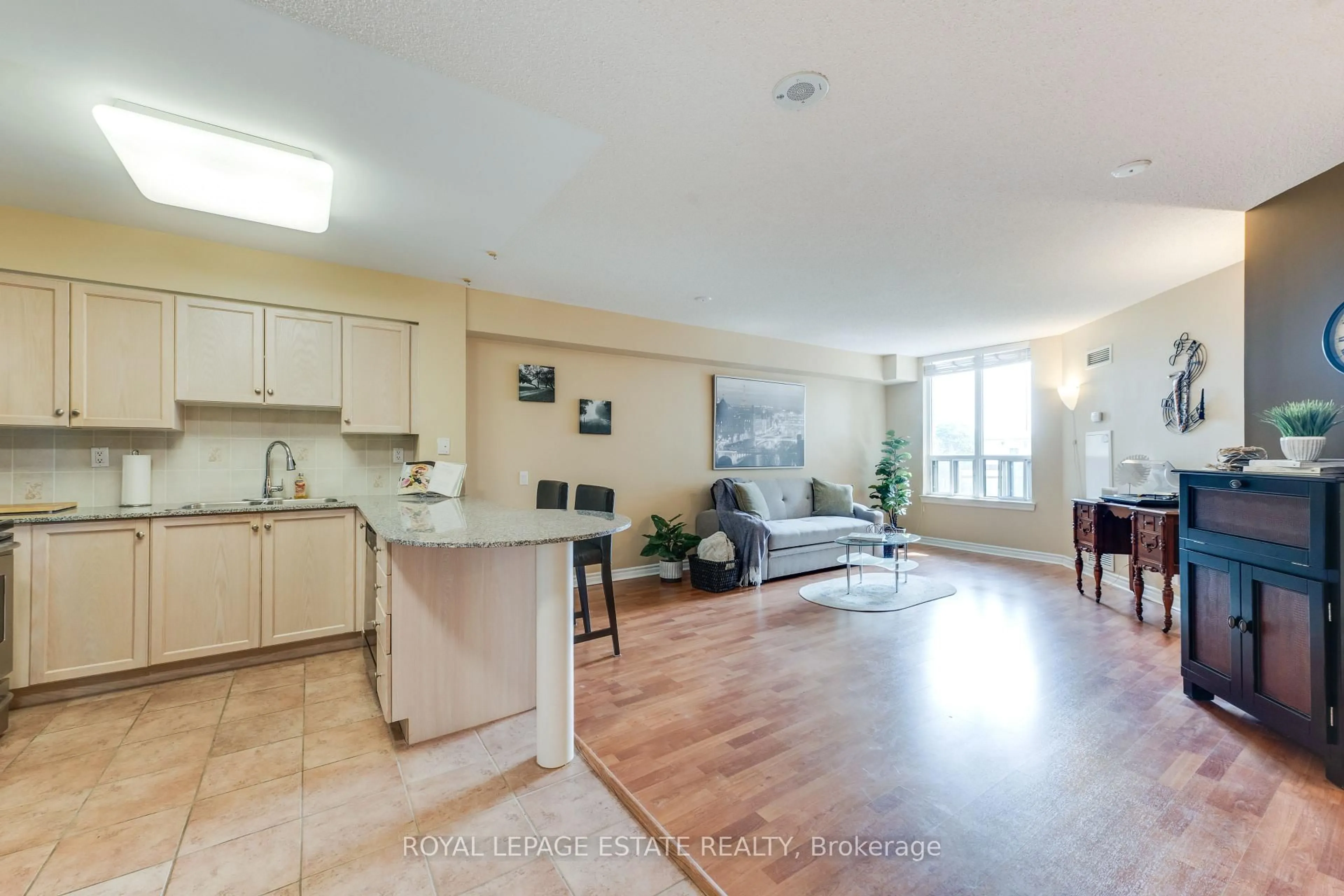 Open concept kitchen, unknown for 1720 Eglinton Ave #623, Toronto Ontario M4A 2X8