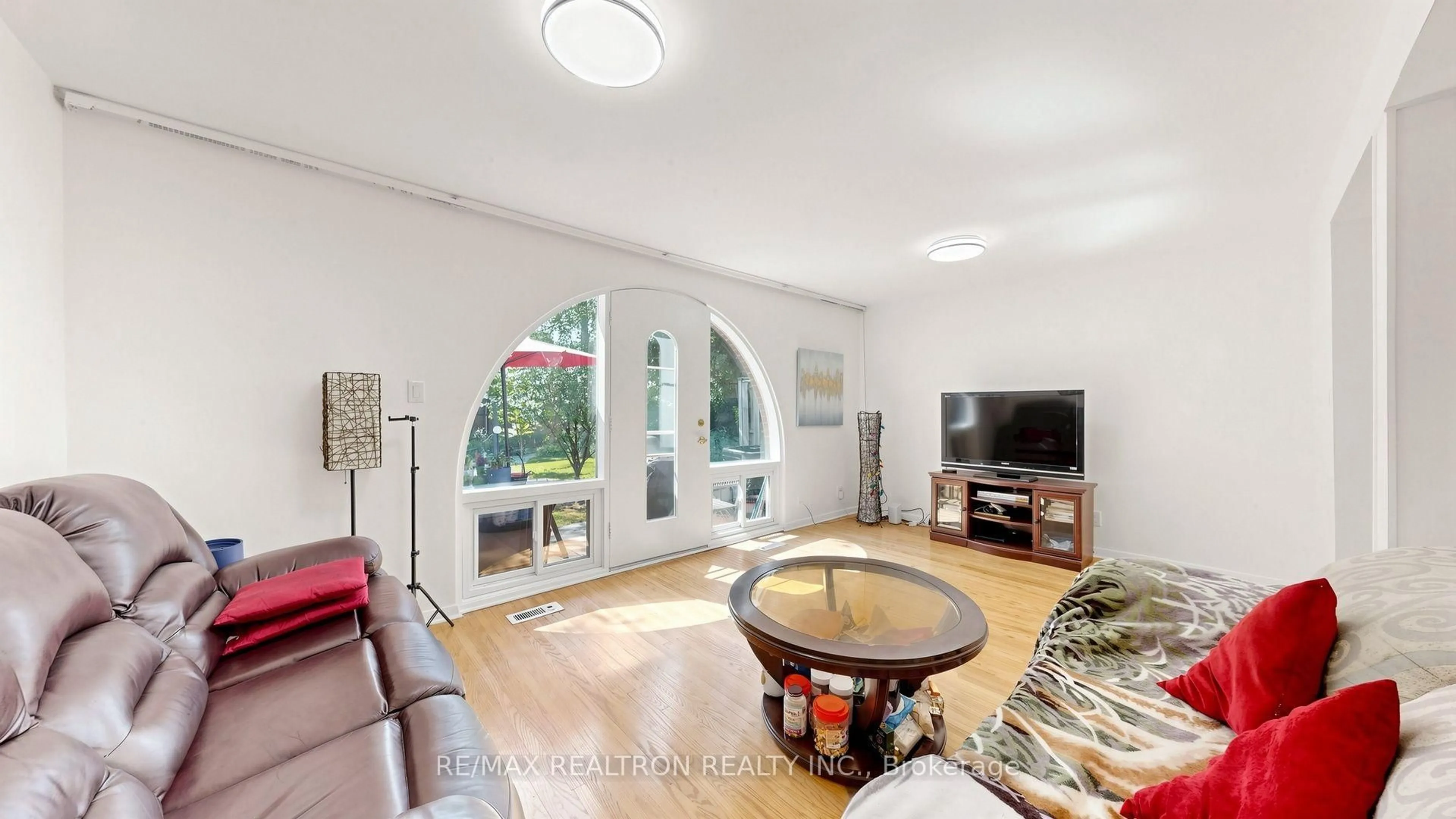Living room with furniture, unknown for 10 Esterbrooke Ave #59, Toronto Ontario M2J 2C2