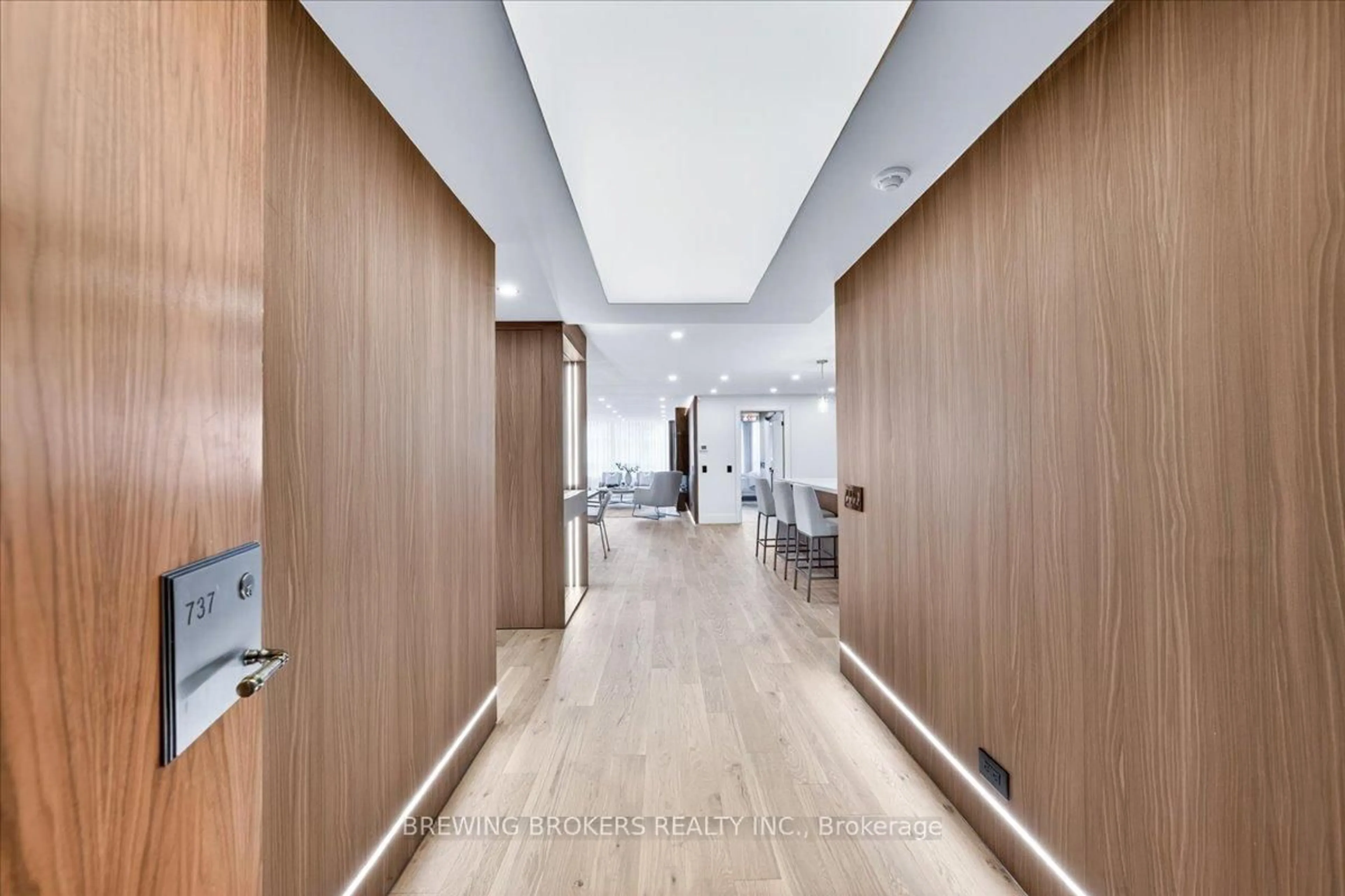 Indoor foyer for 3600 Yonge St #737, Toronto Ontario M4N 2N6