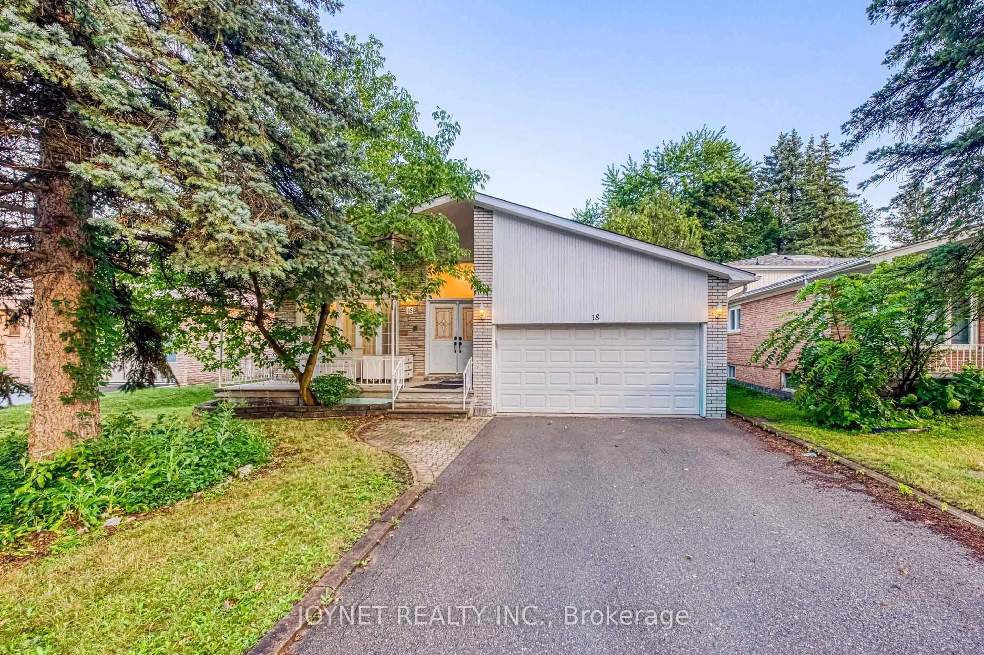 Home with vinyl exterior material, street for 18 Bruce Farm Dr, Toronto Ontario M2H 1G3