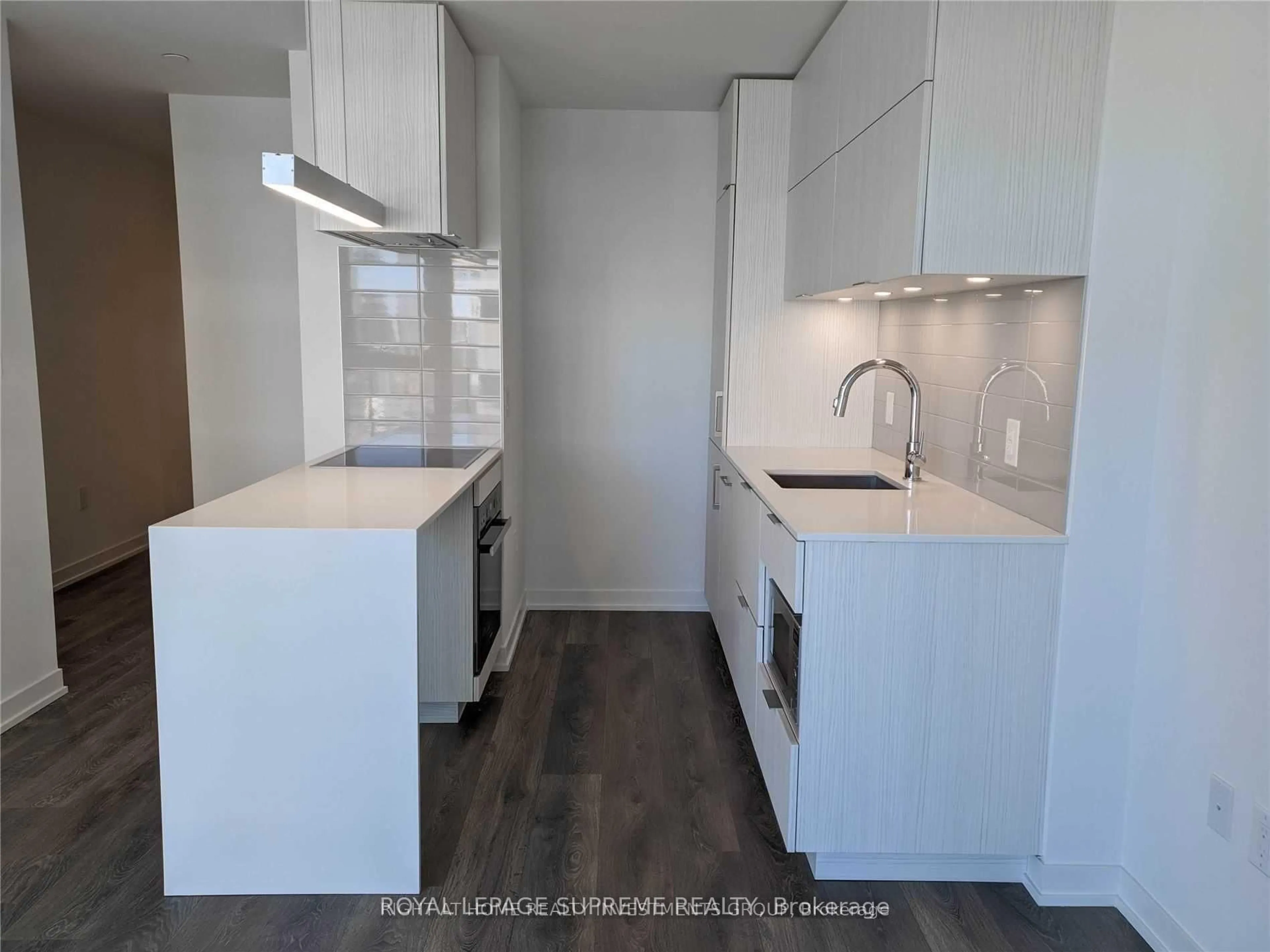 Standard kitchen, wood/laminate floor for 20 Richardson St #3006, Toronto Ontario M5A 0S6