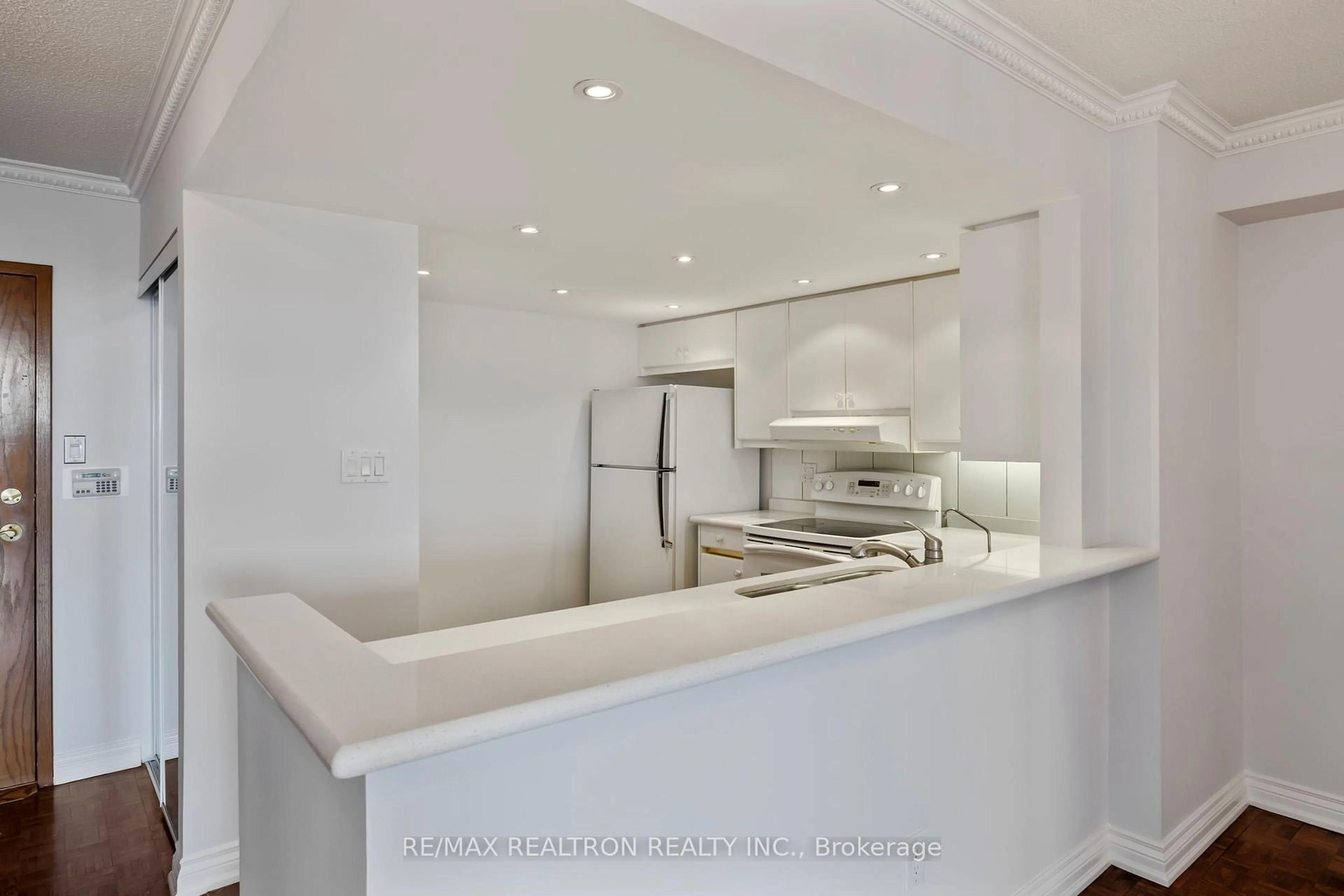 Open concept kitchen, ceramic/tile floor for 10 Torresdale Ave #506, Toronto Ontario M2R 3V8