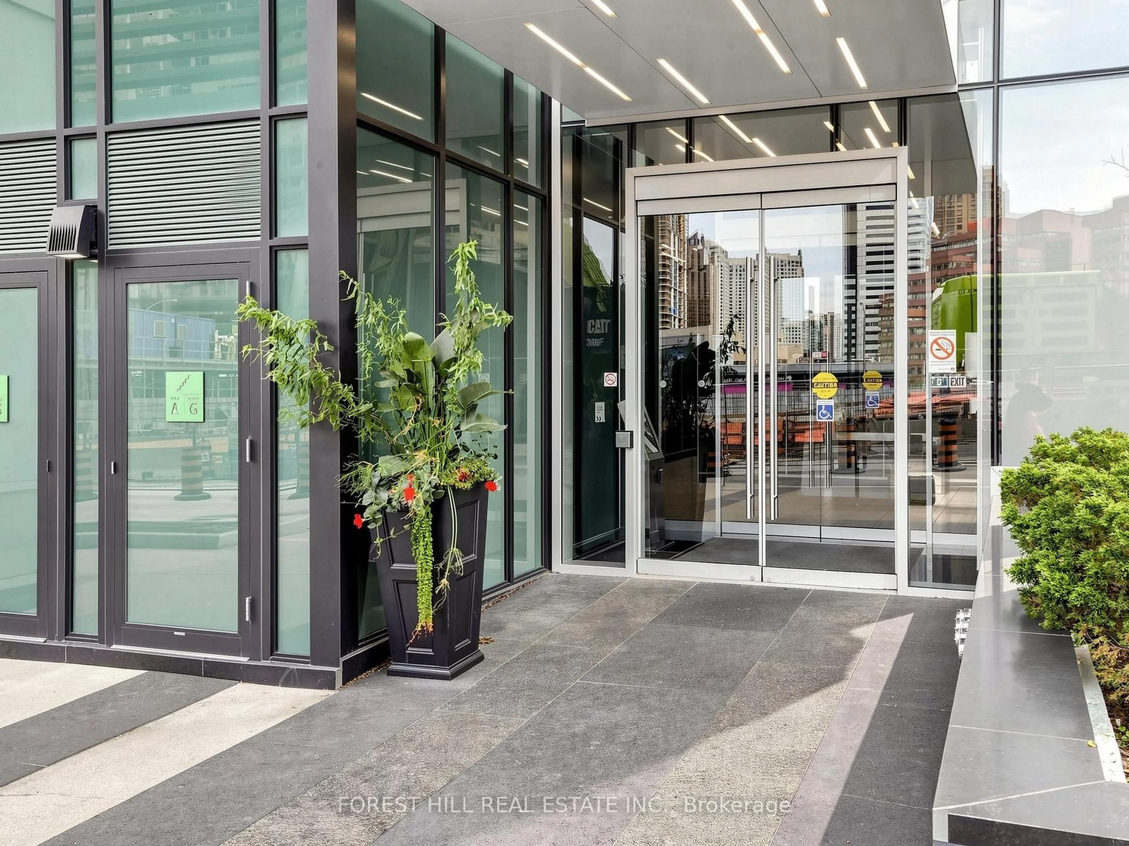 Indoor foyer for 9 Bogert Ave #2008, Toronto Ontario M2N 0H3