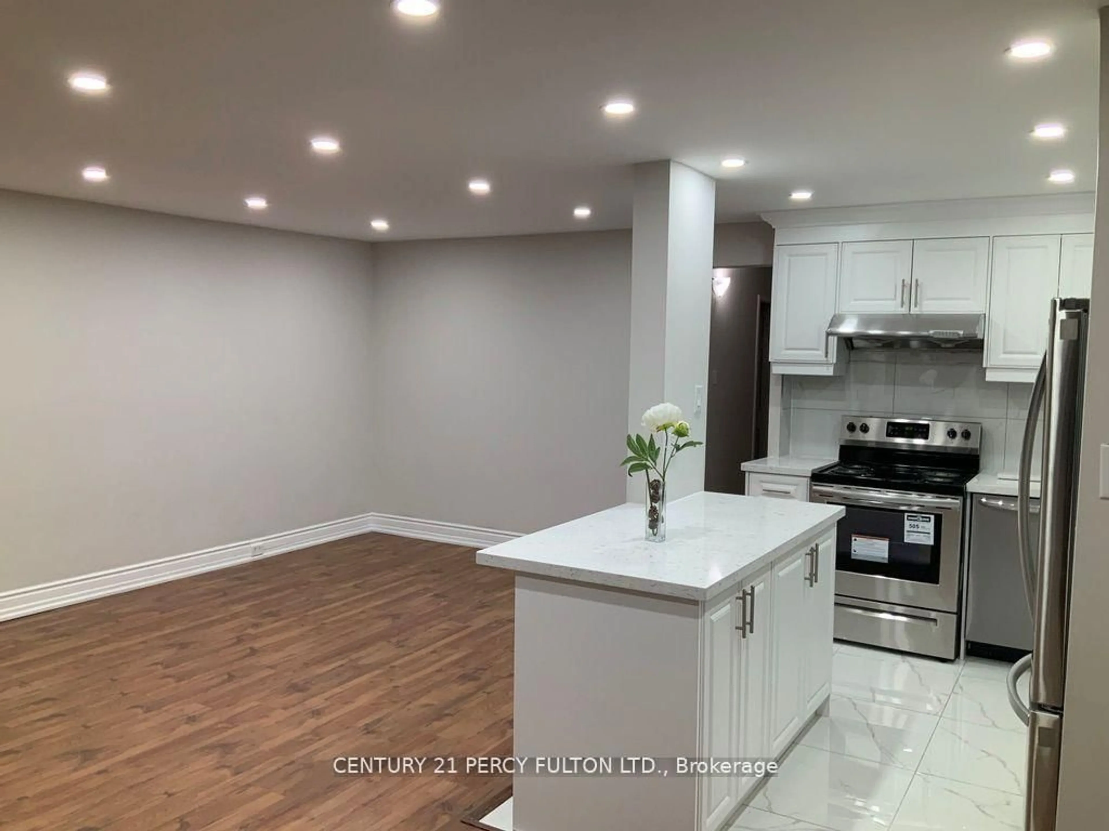 Open concept kitchen, unknown for 10 Sunny Glen Way #1904, Toronto Ontario M3C 2Z3