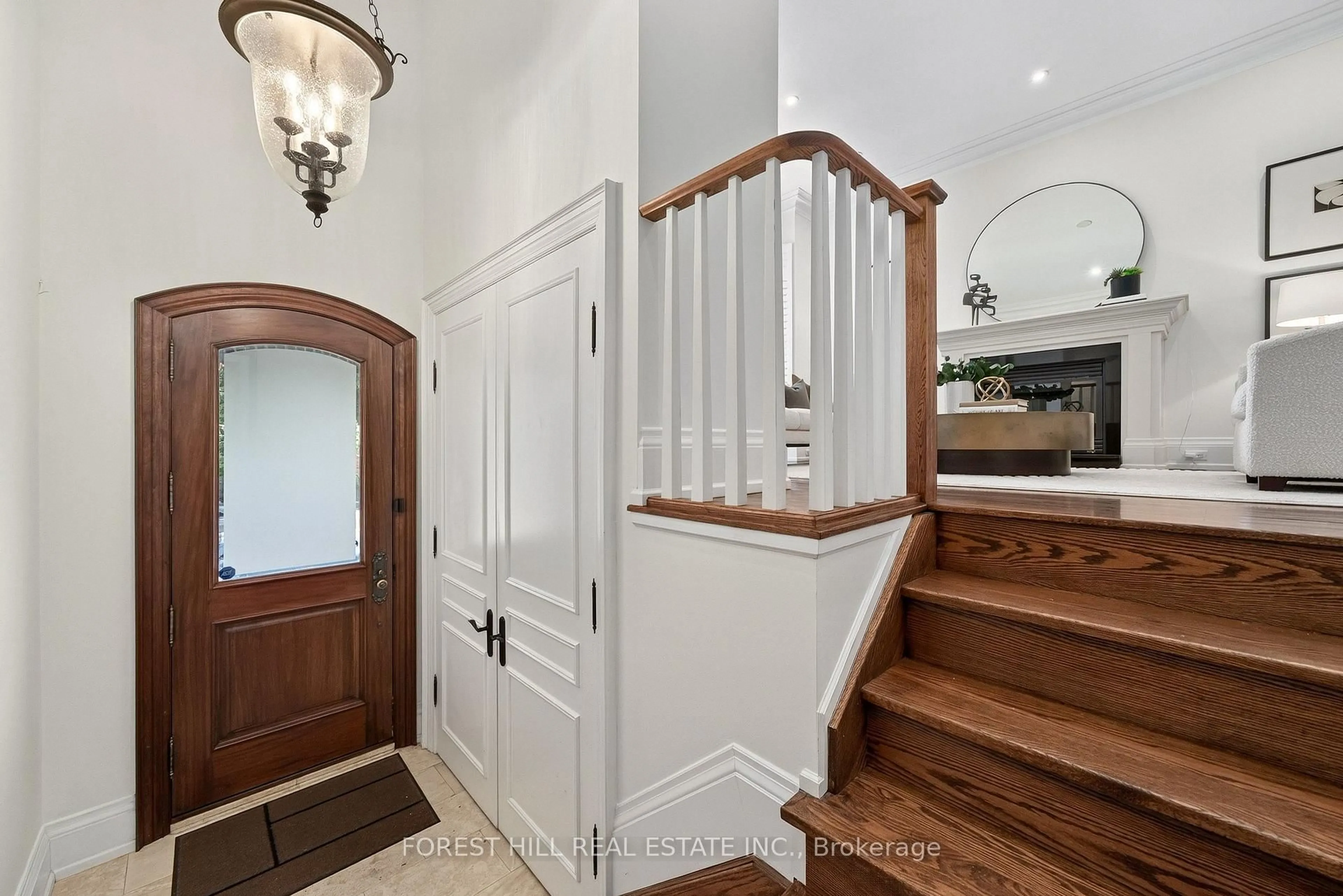 Indoor entryway for 50 Bowood Ave, Toronto Ontario M4N 1Y4