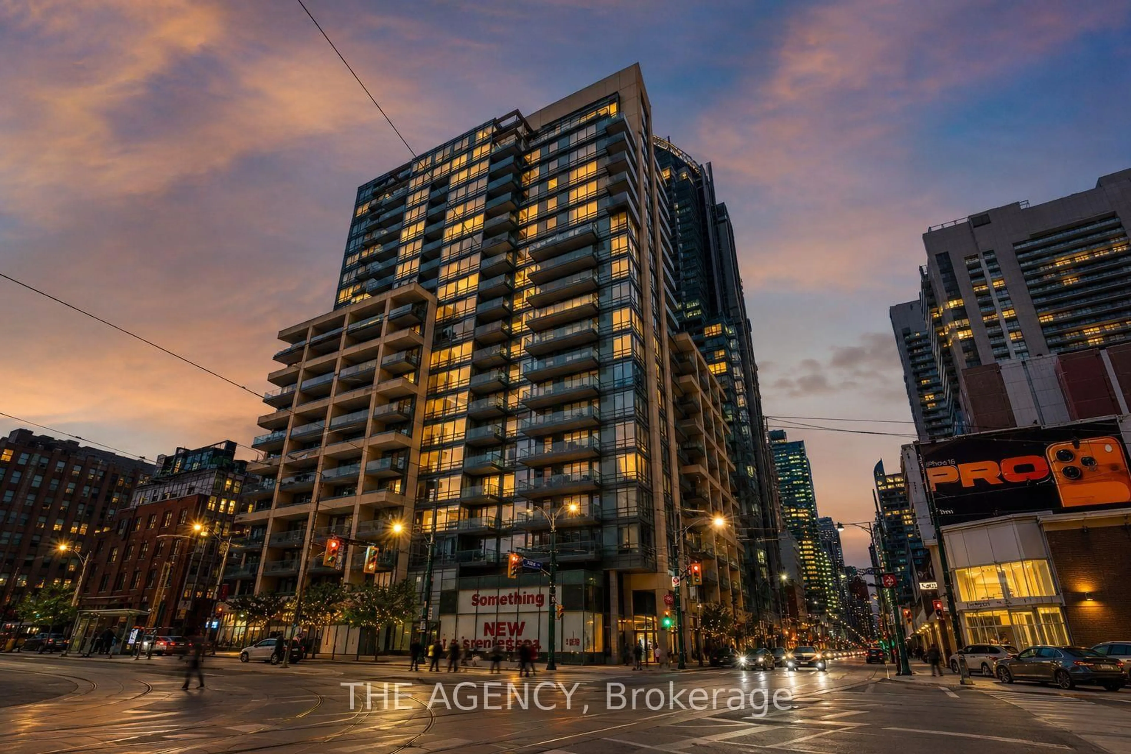 A pic from outside/outdoor area/front of a property/back of a property/a pic from drone, unknown for 438 King St #1314, Toronto Ontario M5V 3T9