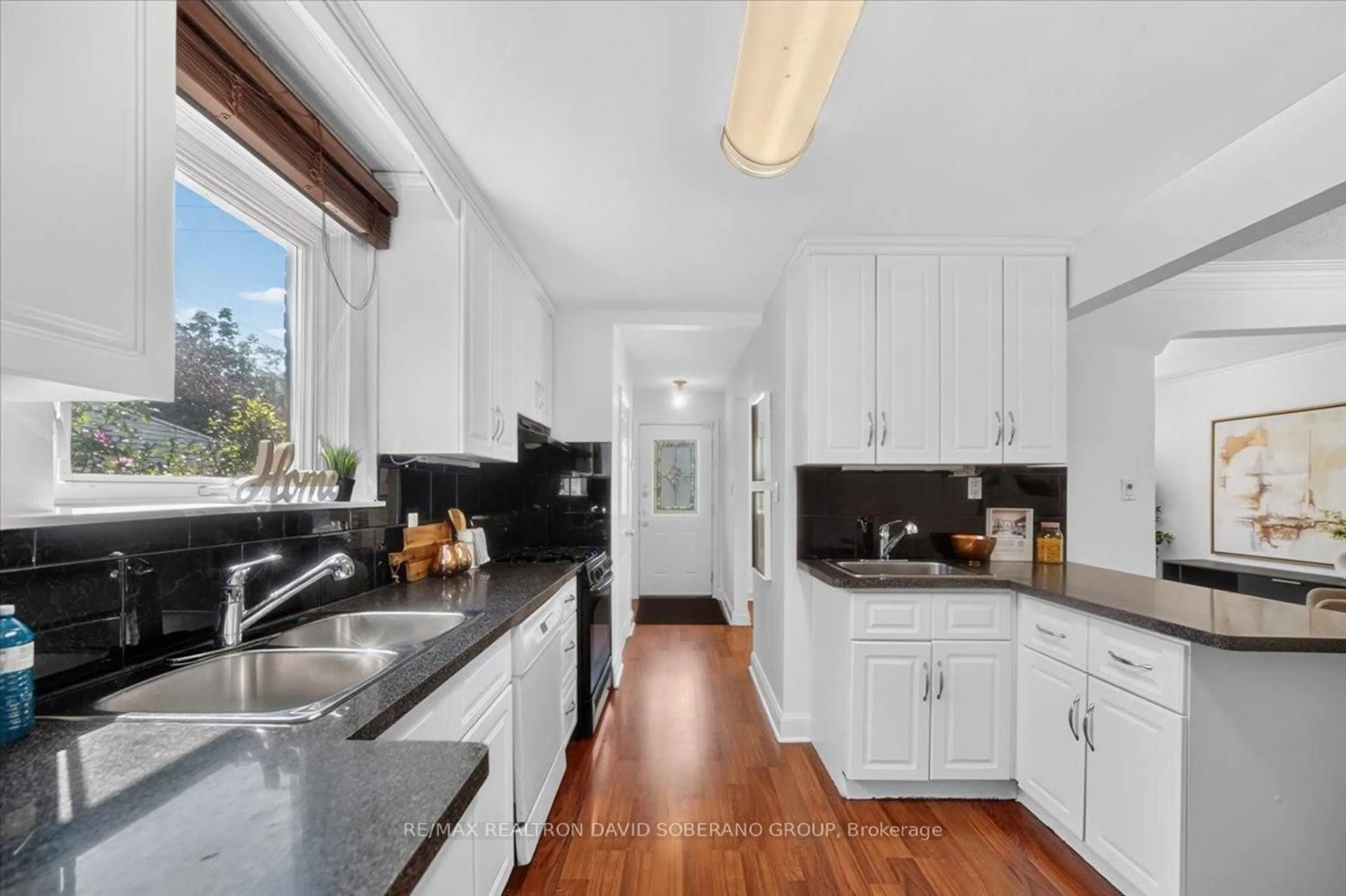 Open concept kitchen, ceramic/tile floor for 122 Mcgillivray Ave, Toronto Ontario M5M 2Y6