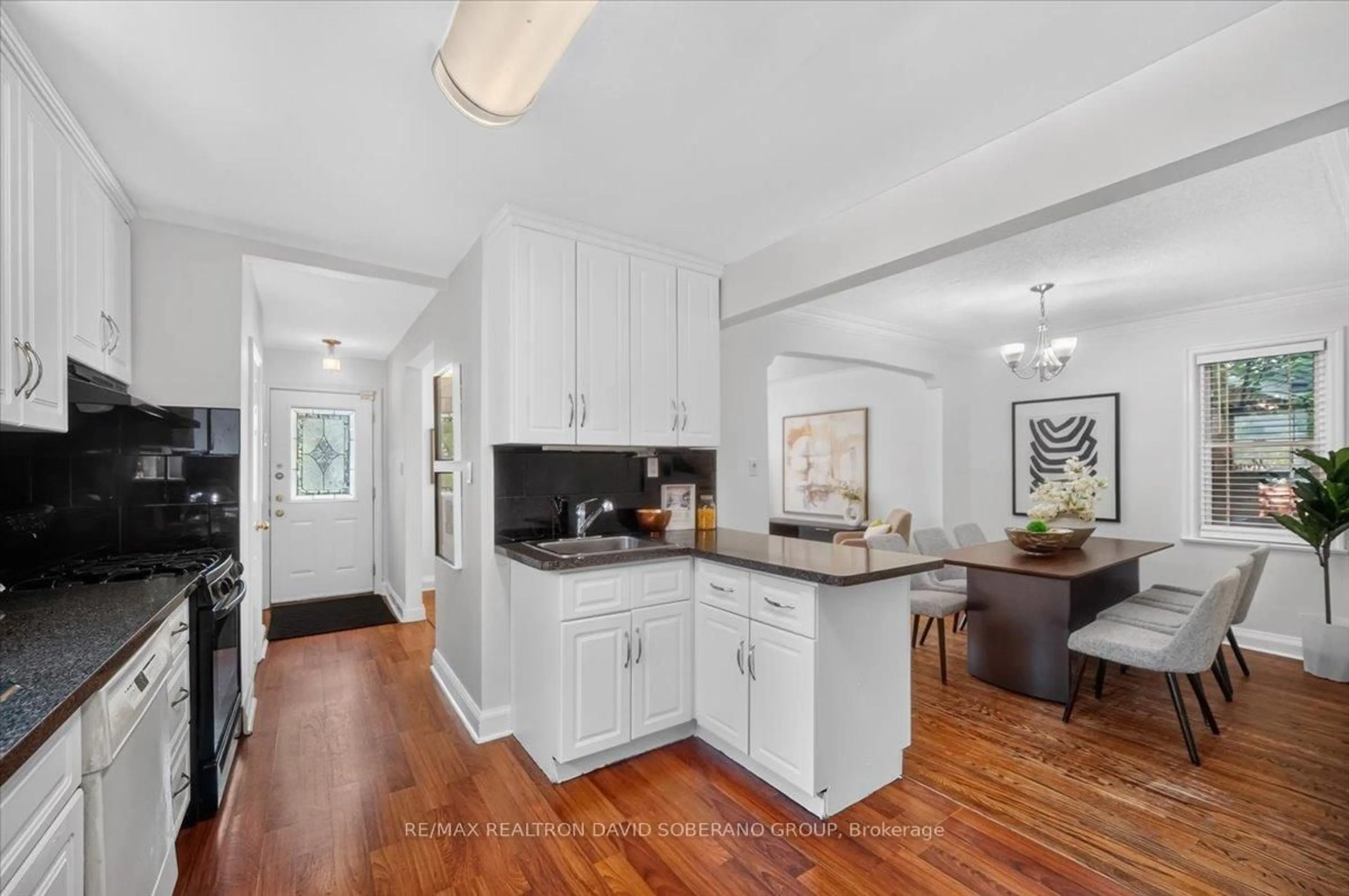 Open concept kitchen, ceramic/tile floor for 122 Mcgillivray Ave, Toronto Ontario M5M 2Y6