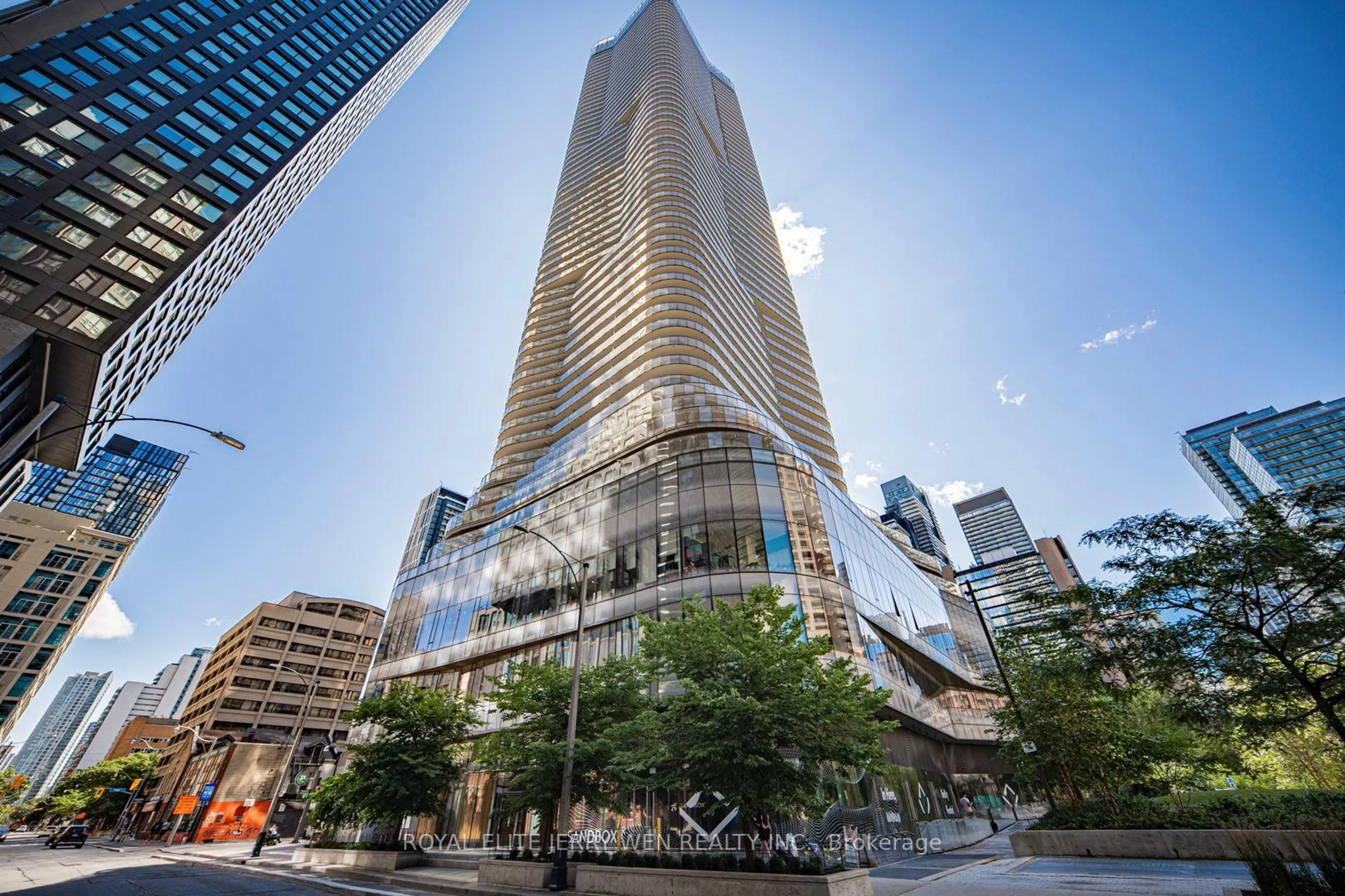 Unknown for 11 Wellesley St #3104, Toronto Ontario M4Y 1E8