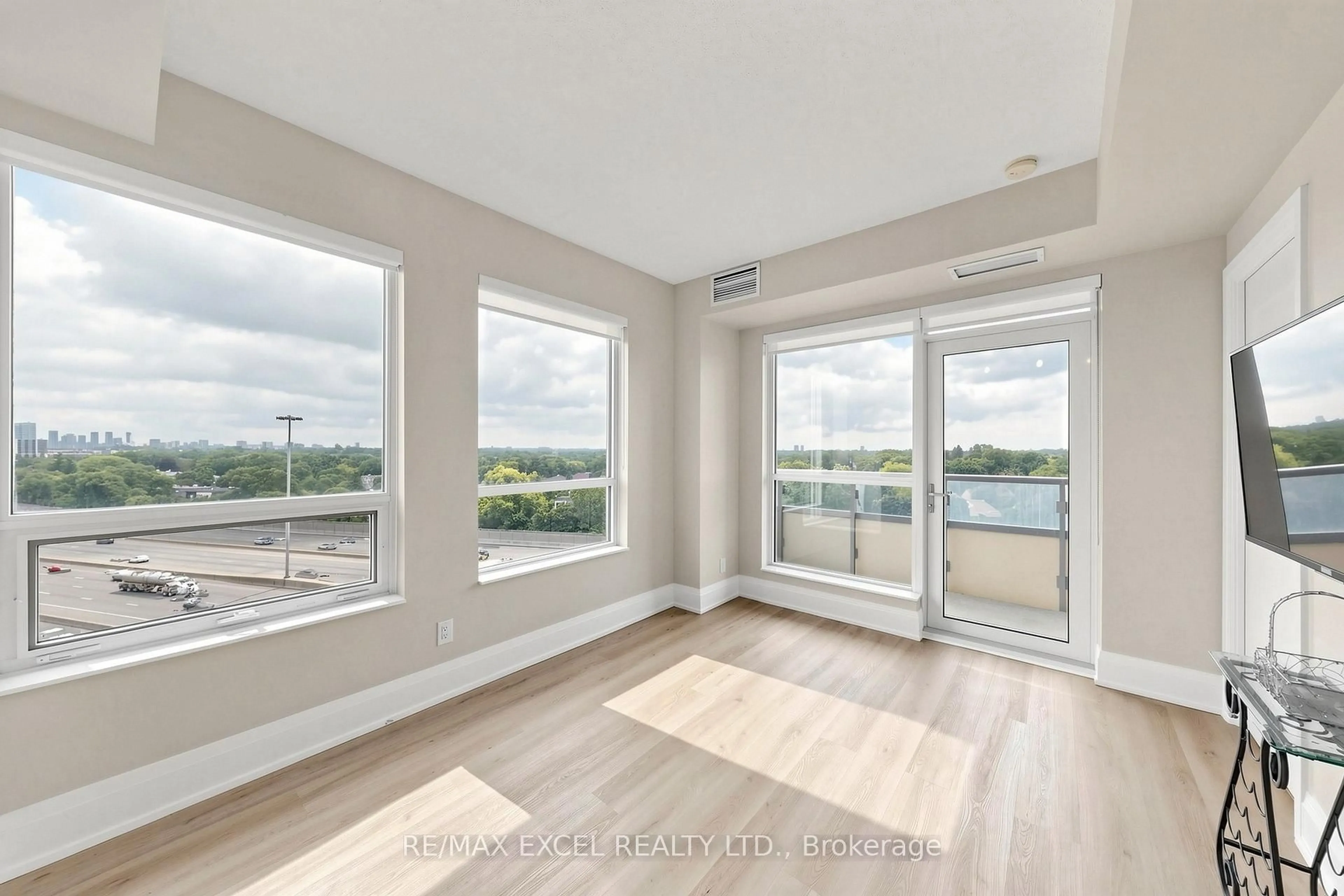 A pic of a room for 120 Harrison Garden Blvd #906, Toronto Ontario M2N 0H1