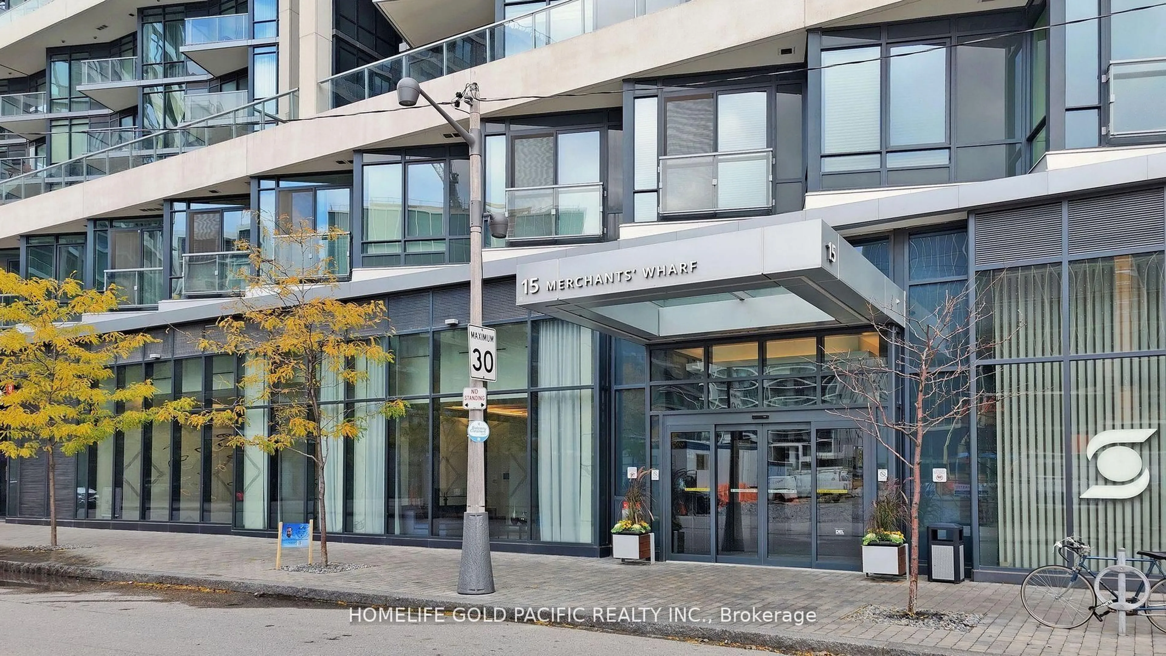 Indoor foyer for 15 Merchants Wharf #438, Toronto Ontario M5A 0N8