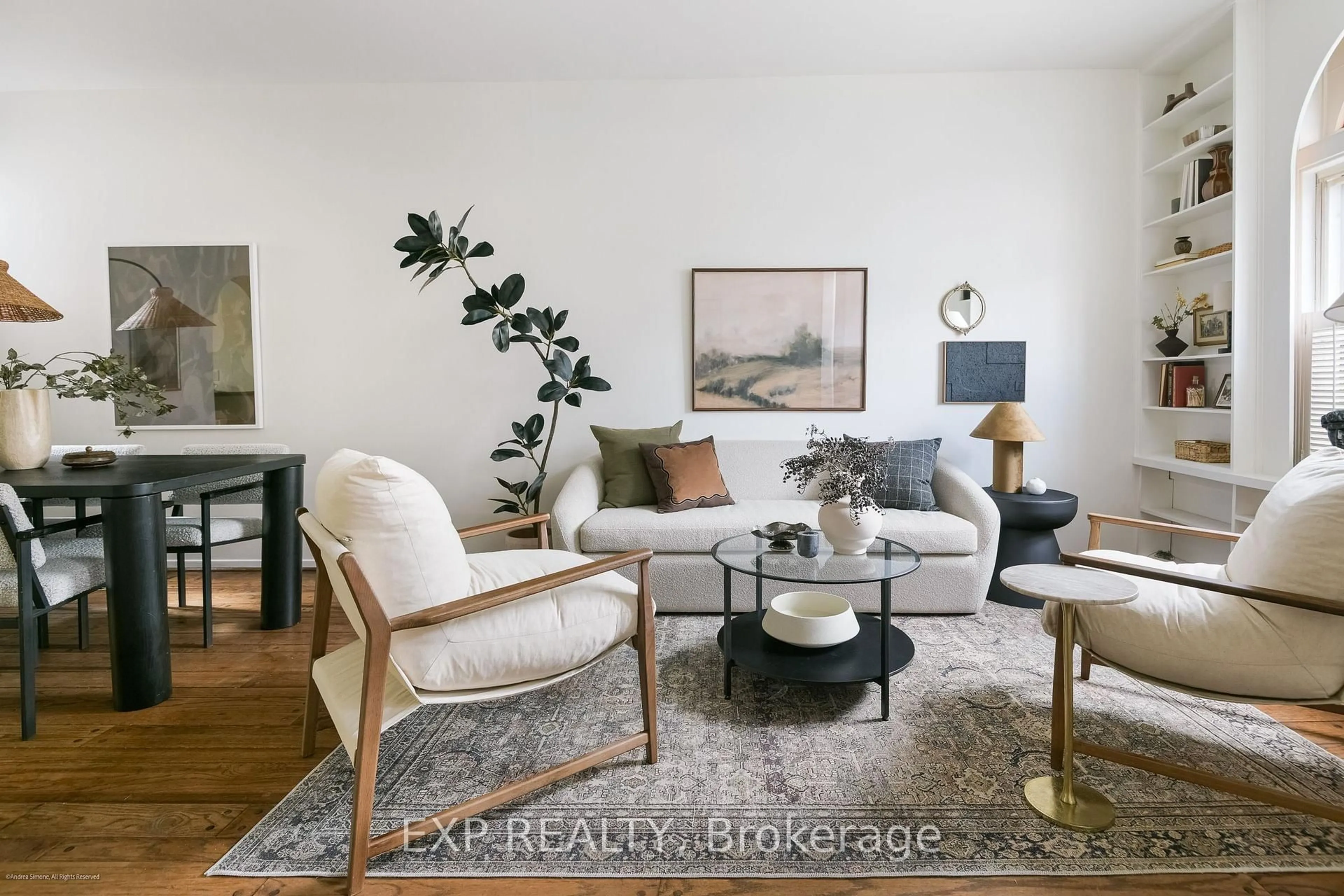 Living room with furniture, wood/laminate floor for 29 Belmont St, Toronto Ontario M5R 1P9