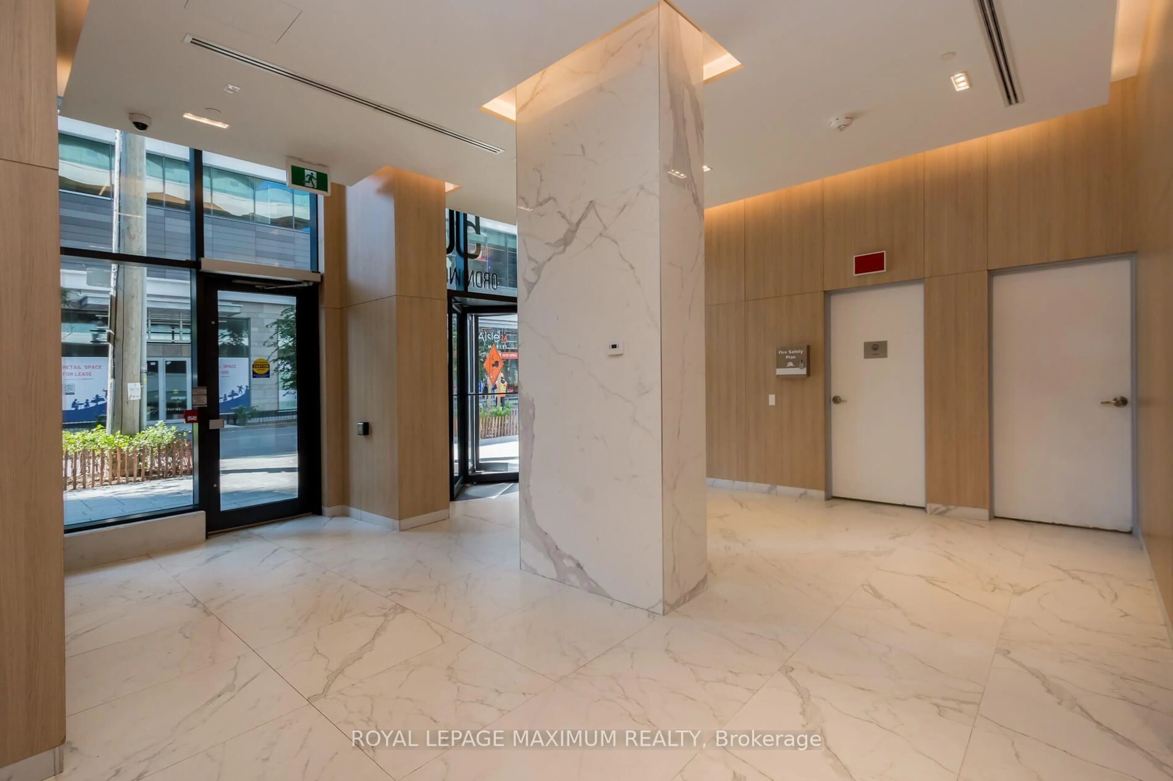 Indoor foyer for 50 Ordnance St #7, Toronto Ontario M6K 0C9