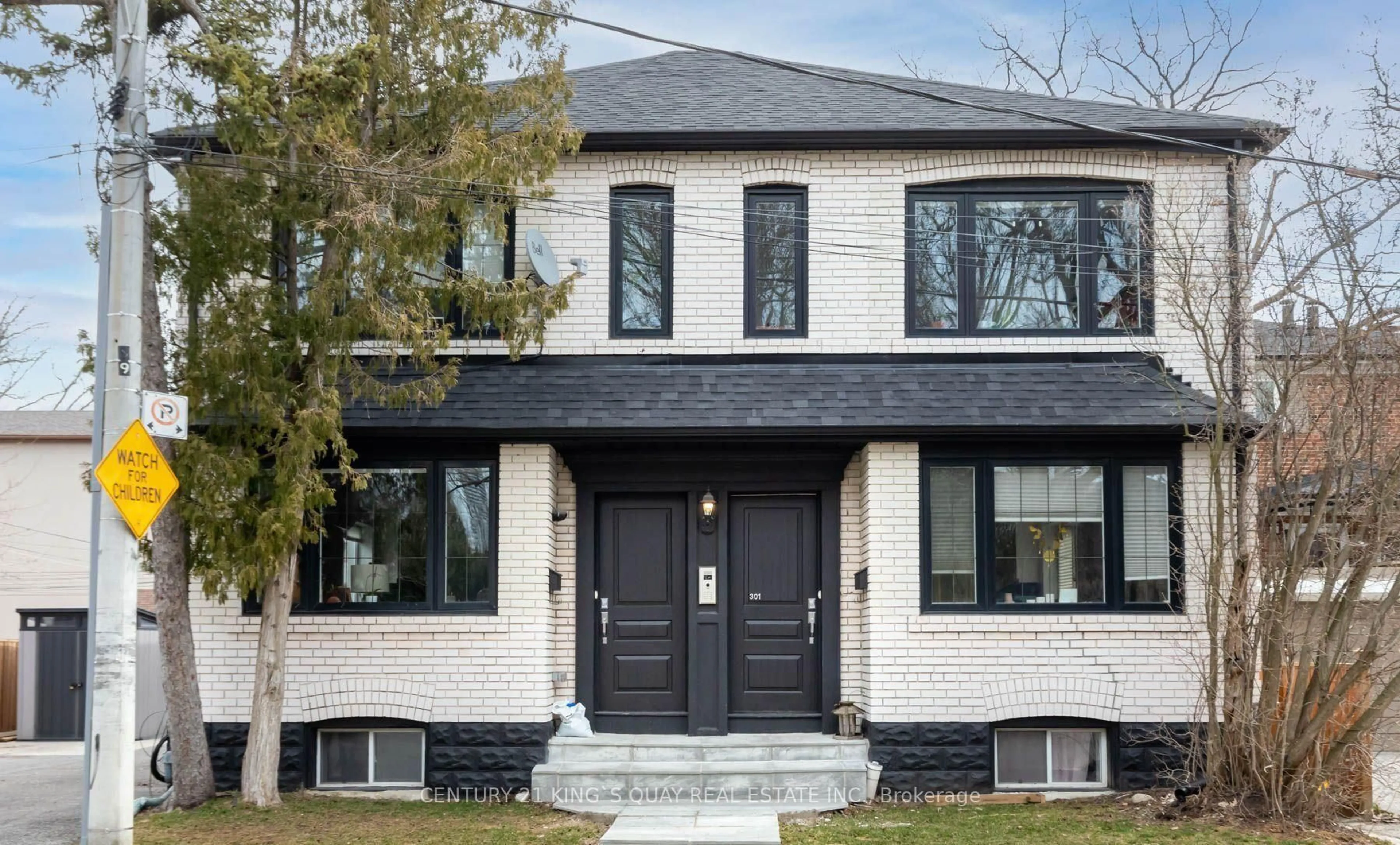 Home with brick exterior material, street for 301 Cleveland St, Toronto Ontario M4S 2W7