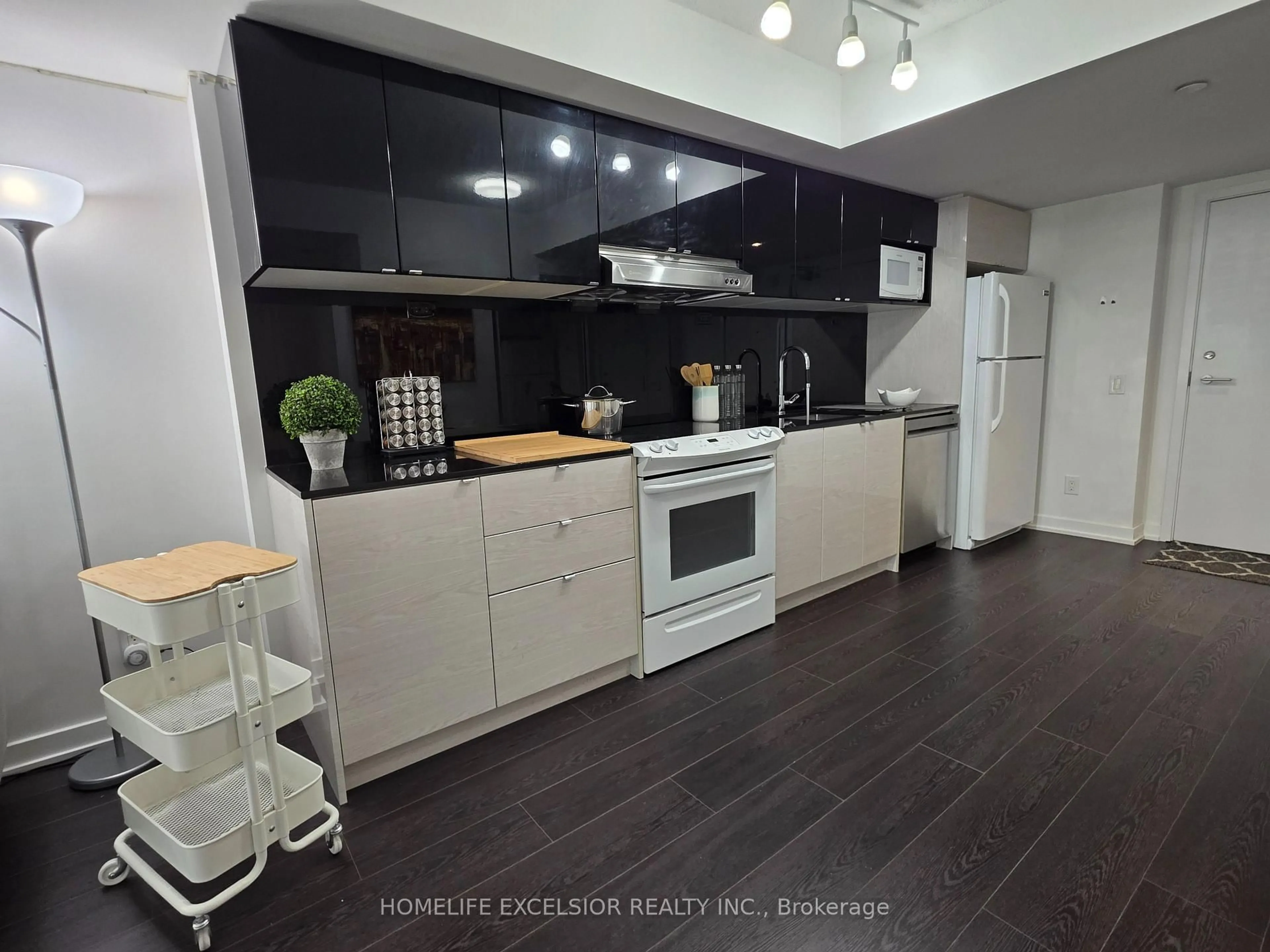 Open concept kitchen, unknown for 72 Esther Shiner Blvd #601, Toronto Ontario M2K 0C4