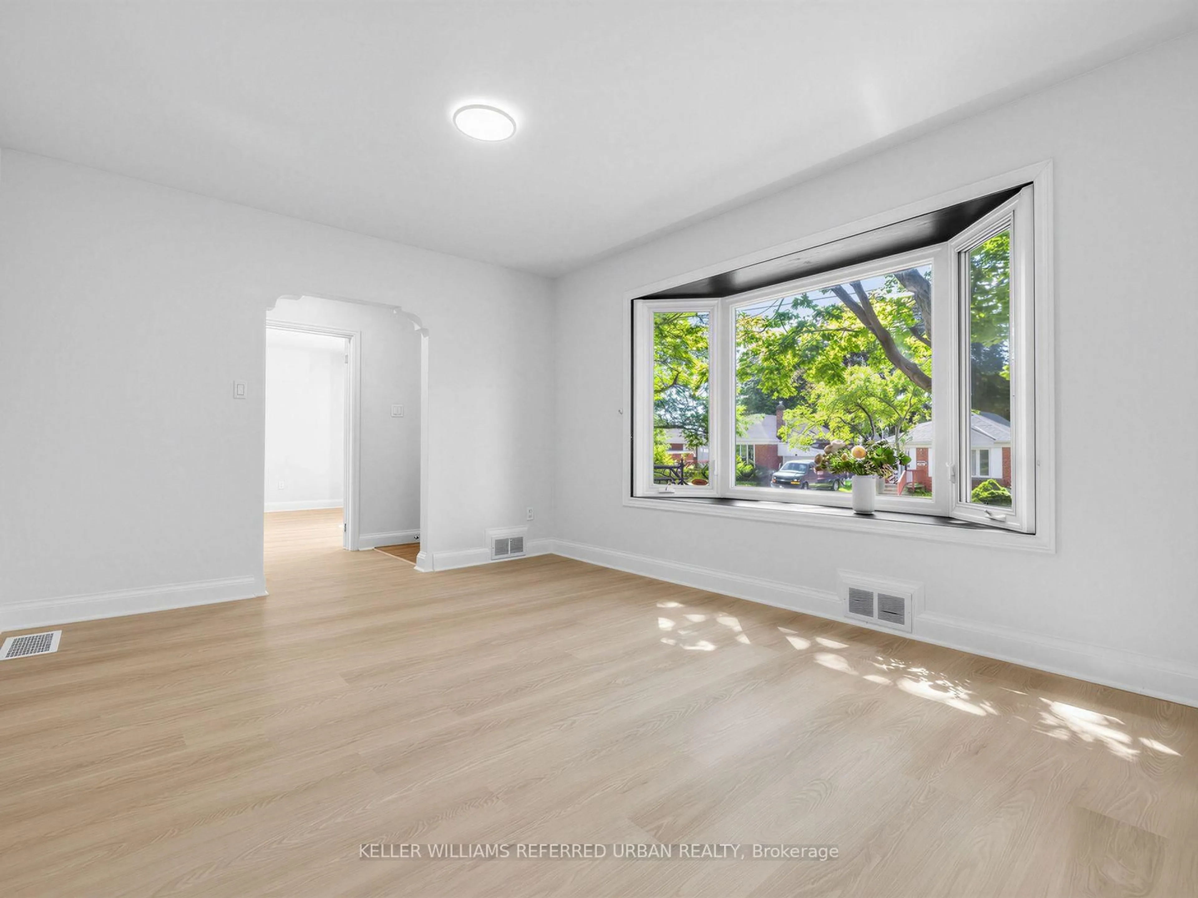 A pic of a room for 32 Granlea Rd, Toronto Ontario M2N 2Z5
