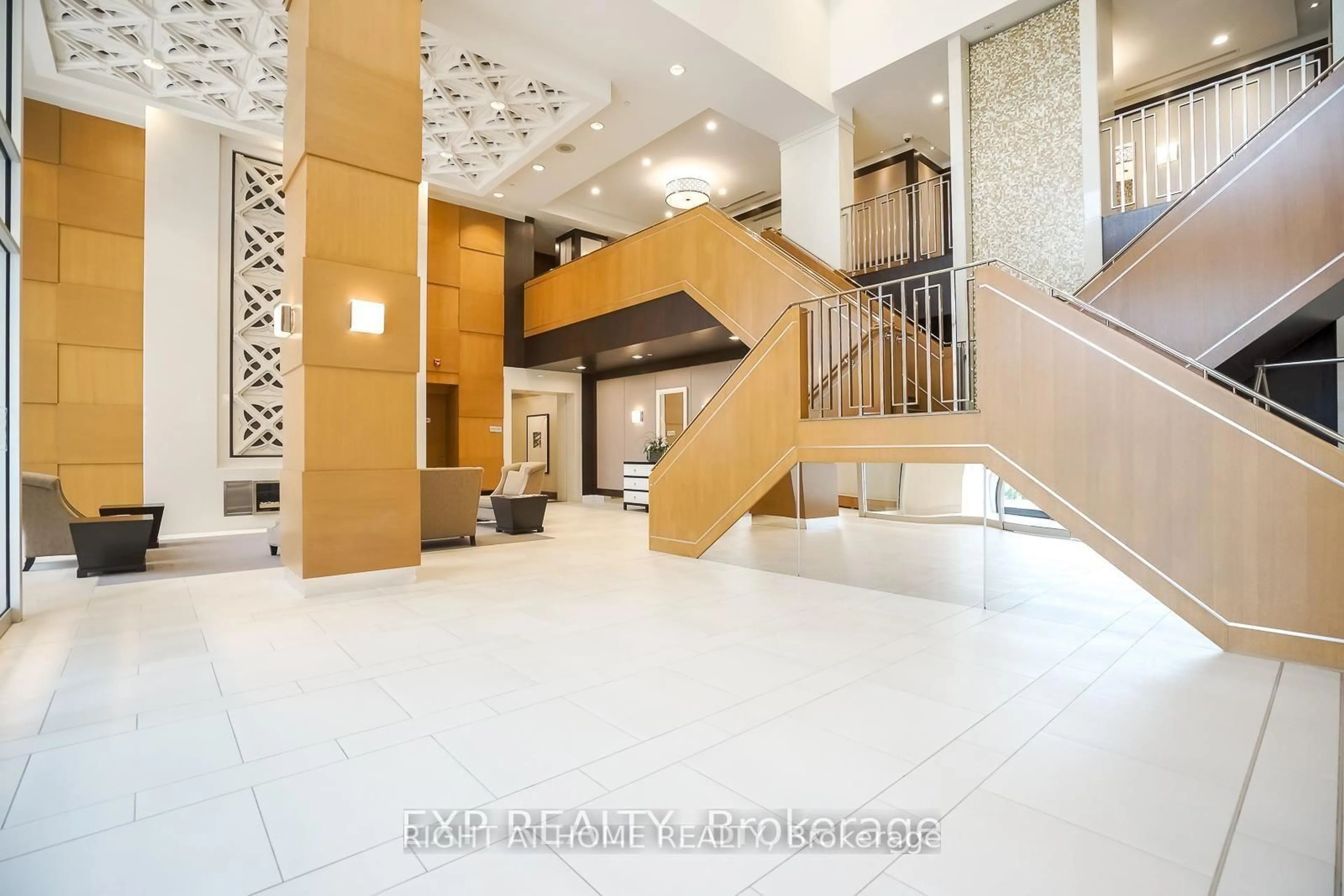 Indoor foyer for 100 Harrison Gardens Blvd #GPH23, Toronto Ontario M2N 0C2