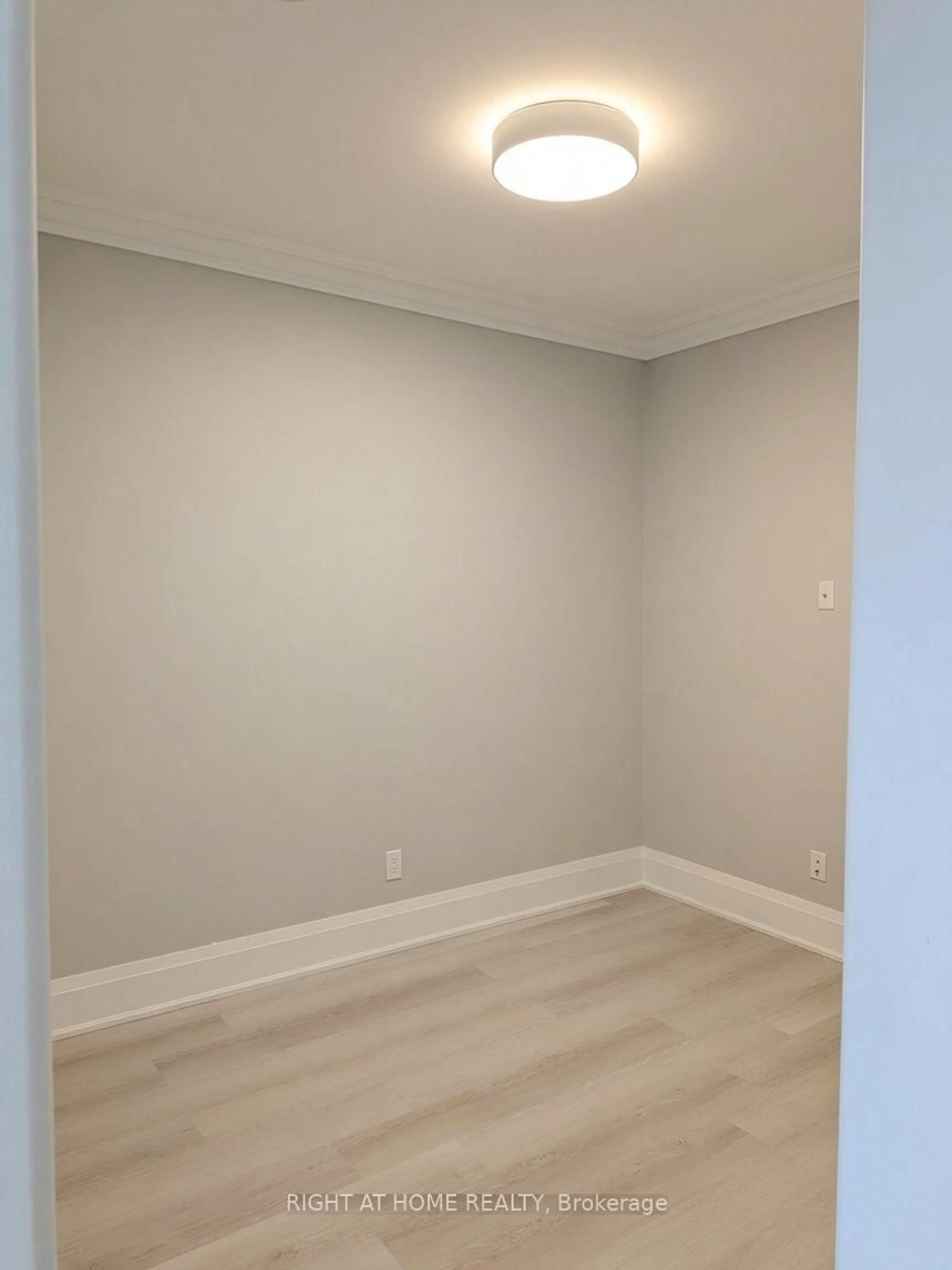 A pic of a room for 100 Harrison Gardens Blvd #GPH23, Toronto Ontario M2N 0C2