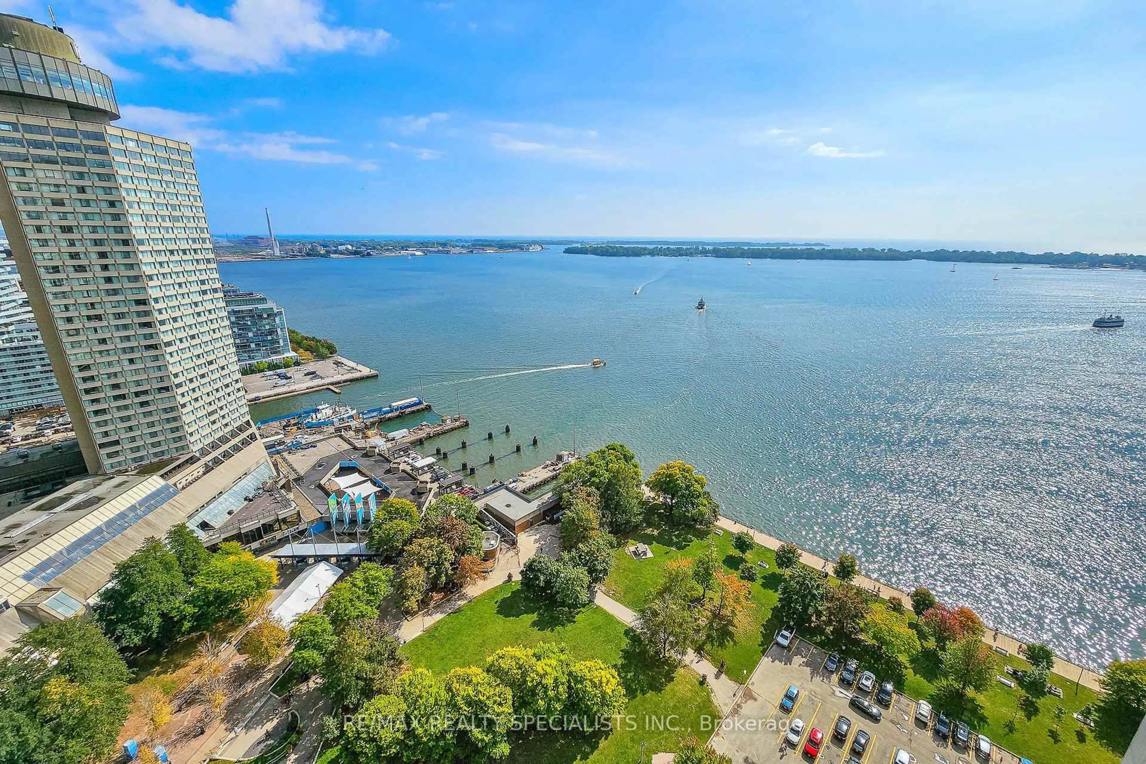 A pic from outside/outdoor area/front of a property/back of a property/a pic from drone, water/lake/river/ocean view for 33 Harbour Sq #1207, Toronto Ontario M5J 2G2