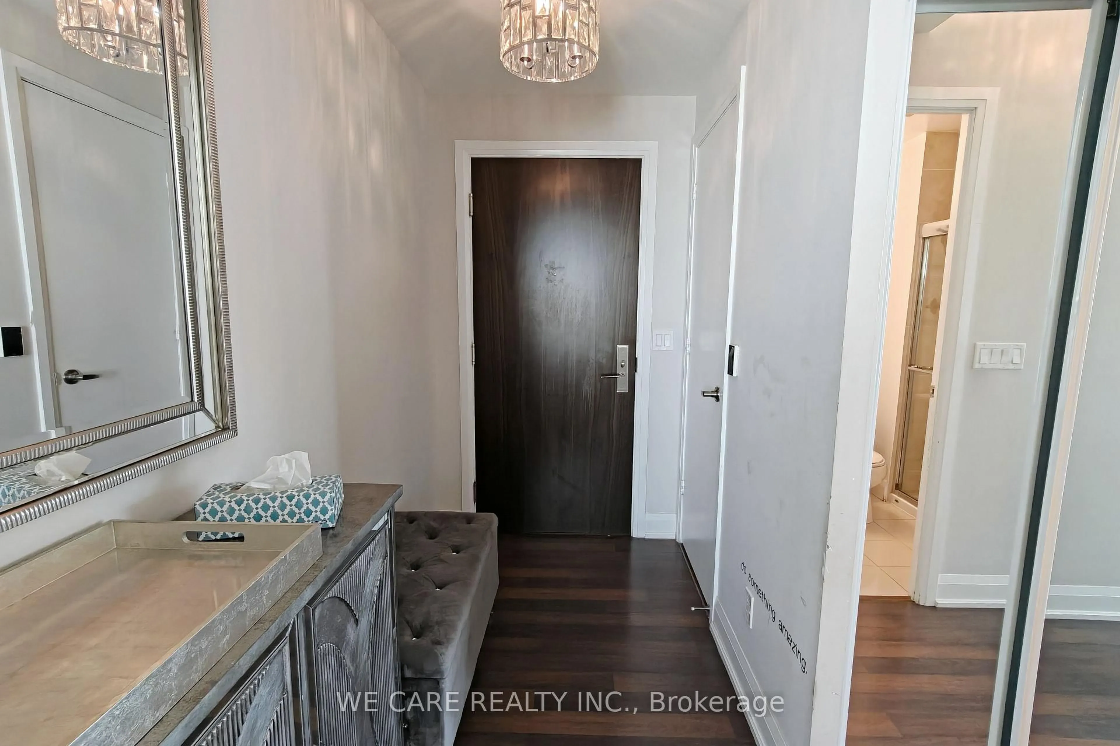 Indoor entryway for 68 Canterbury Pl #PH05, Toronto Ontario M2N 0H8