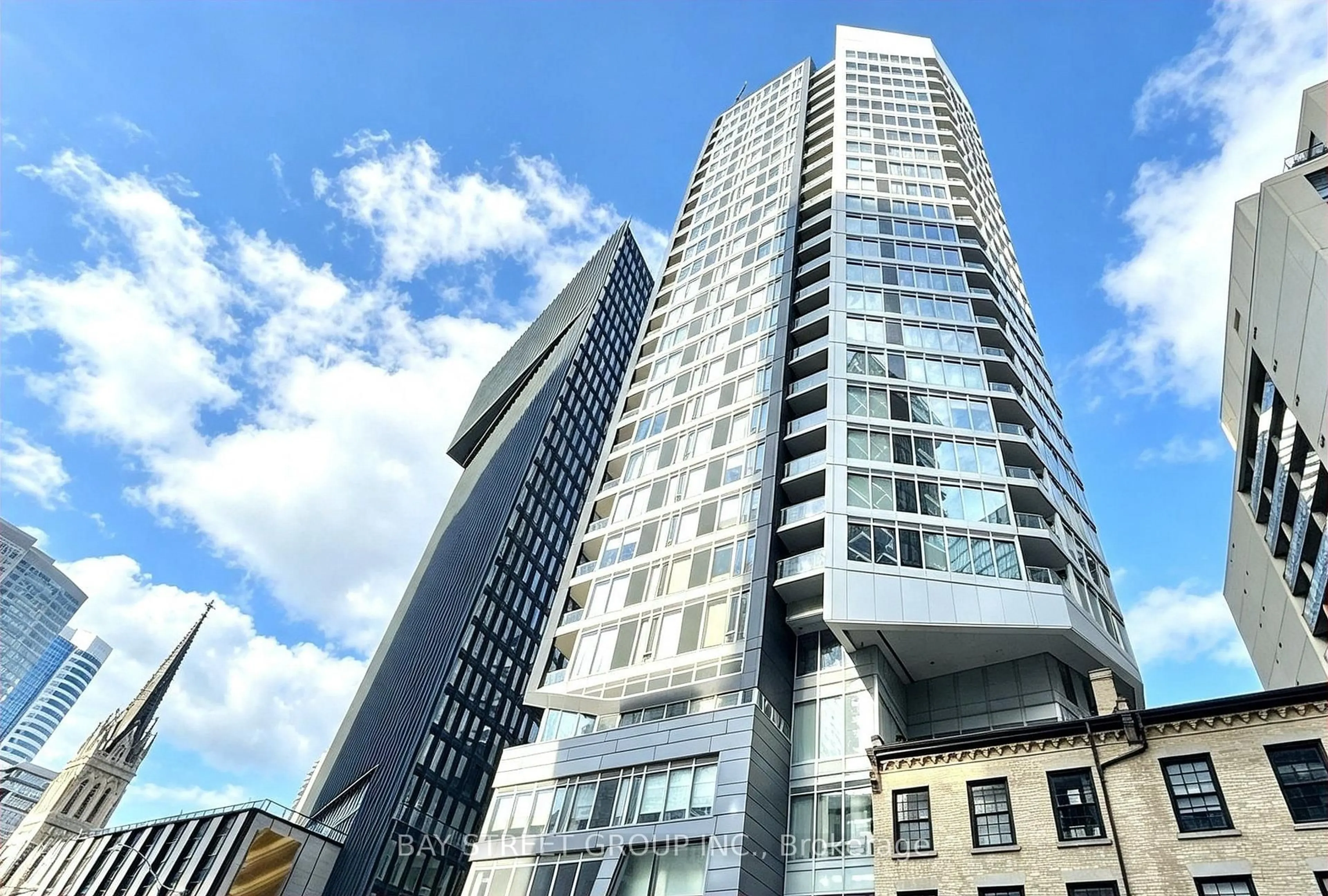 Indoor foyer for 68 Shuter St #1906, Toronto Ontario M5B 1B4
