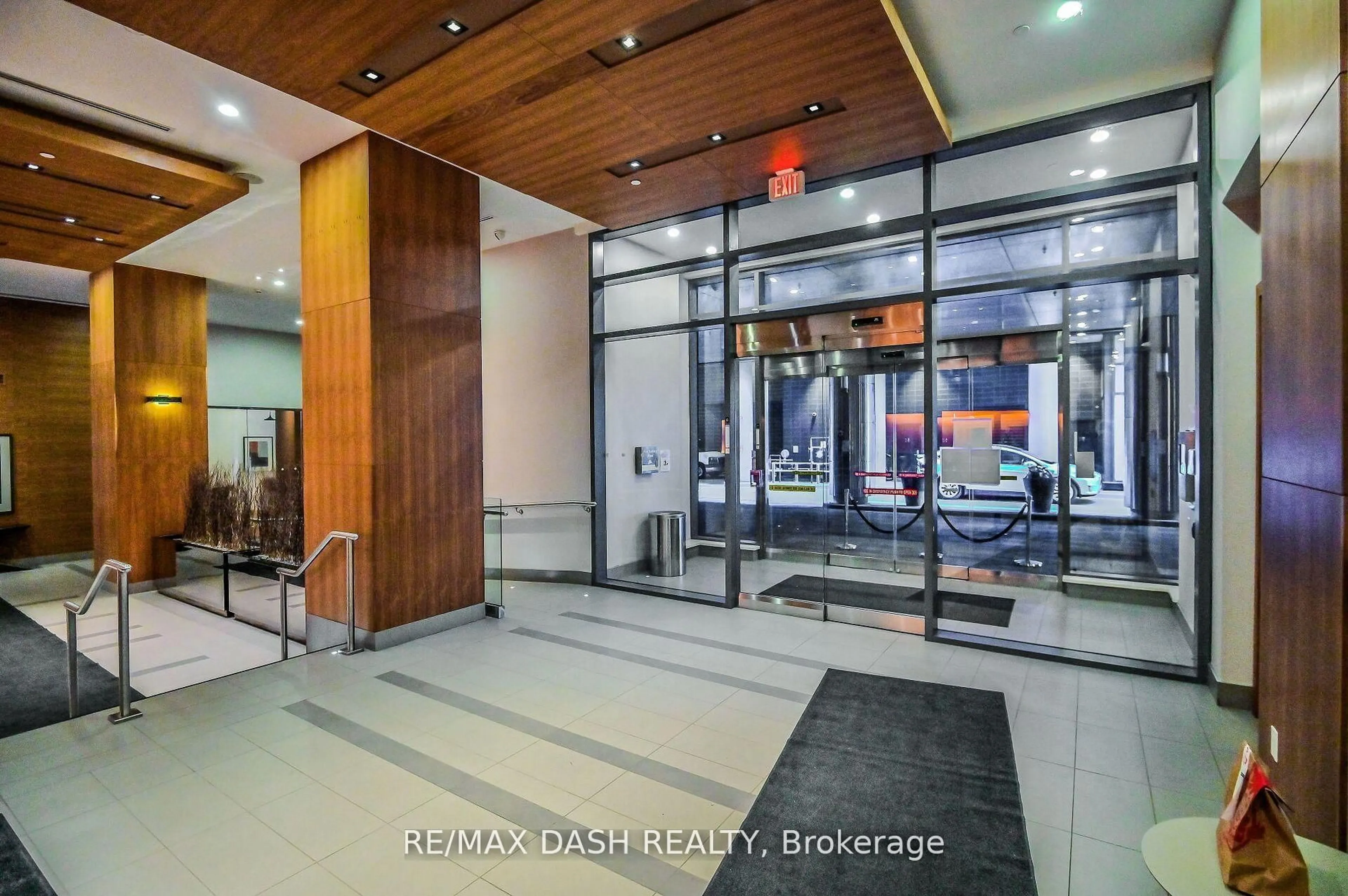 Unknown for 295 Adelaide St #710, Toronto Ontario M5V 0L4