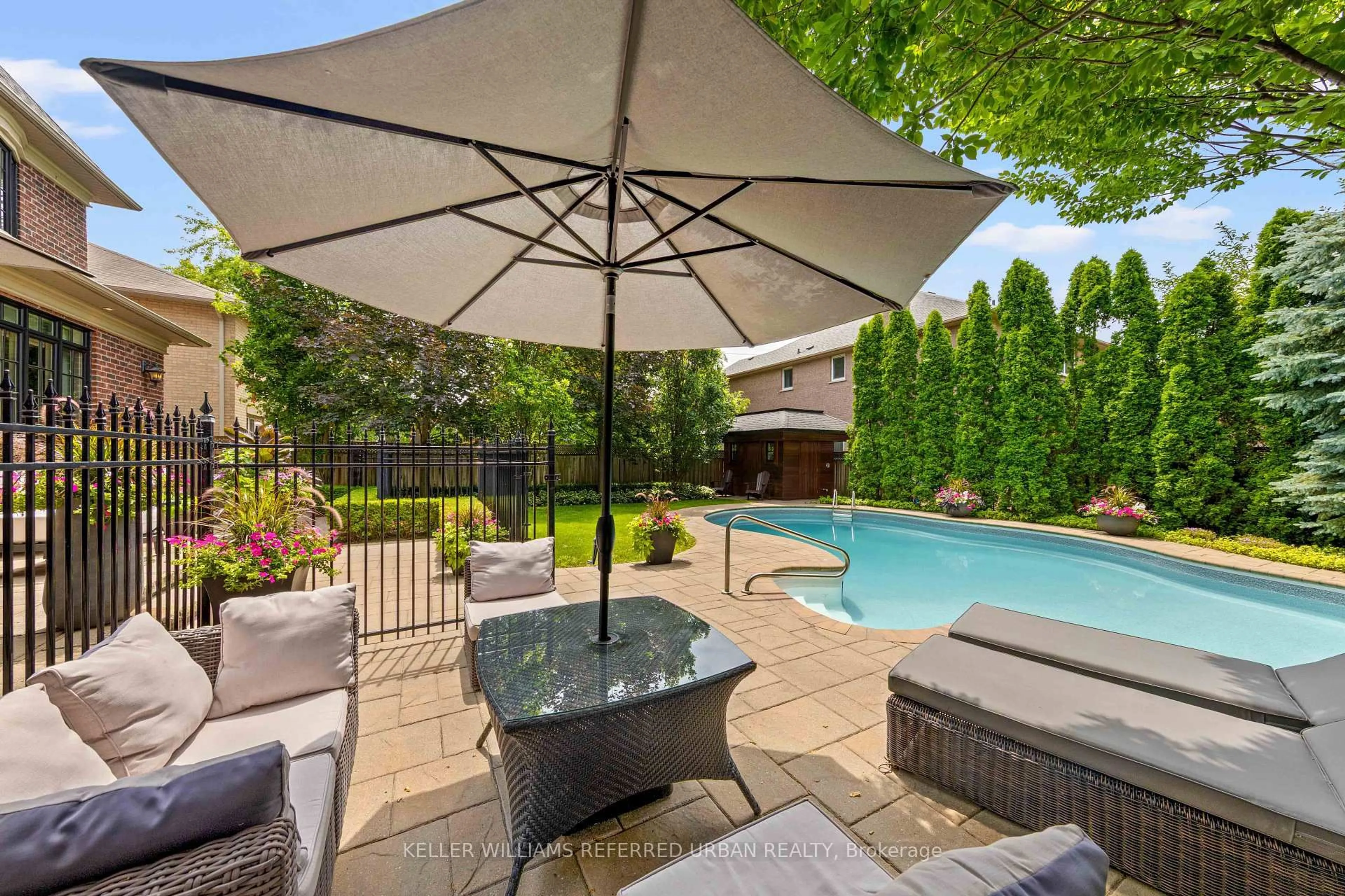 Patio, unknown for 4 Community Circ, Toronto Ontario M2R 1W5
