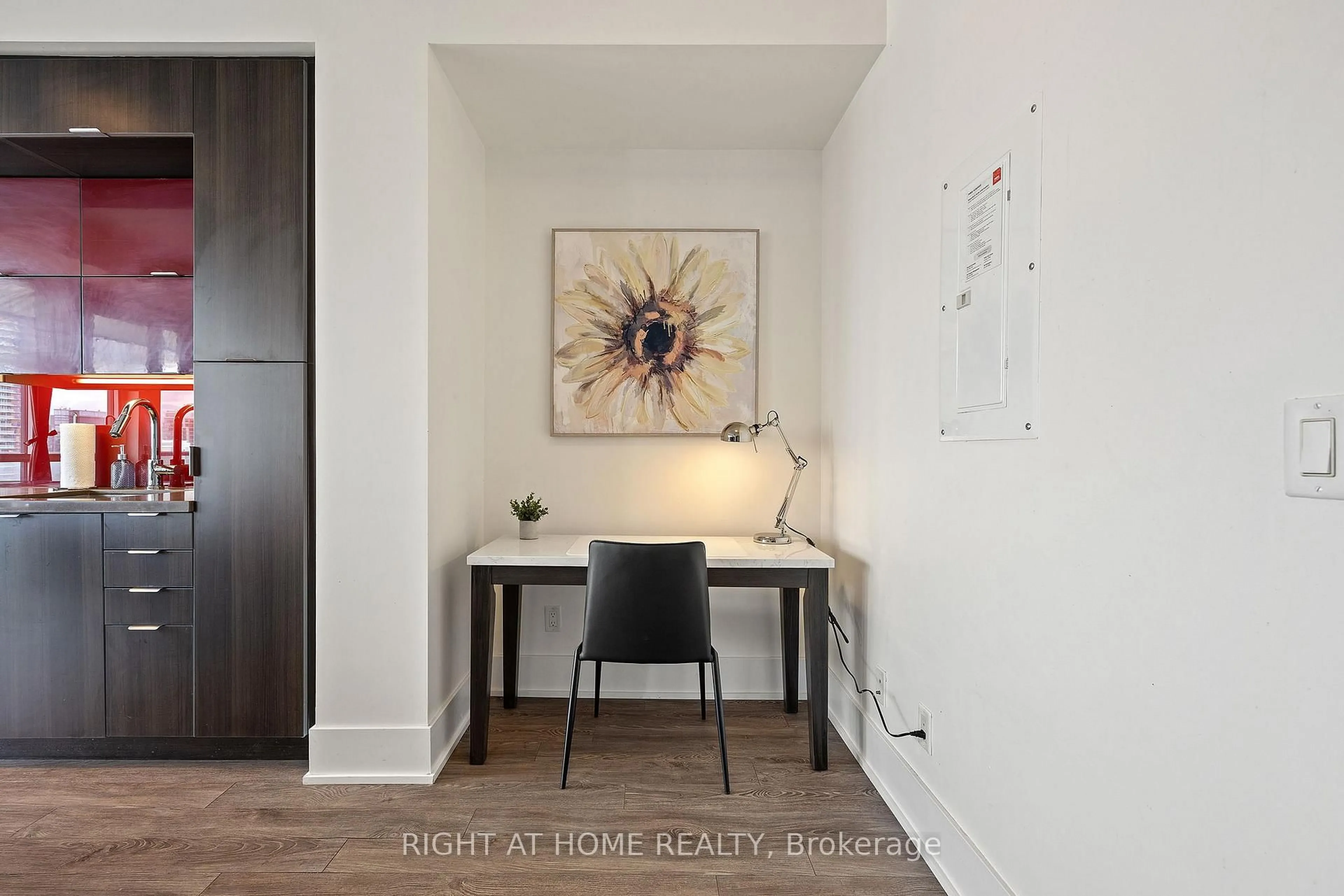 Indoor entryway for 300 front St #3903, Toronto Ontario M5V 0E9