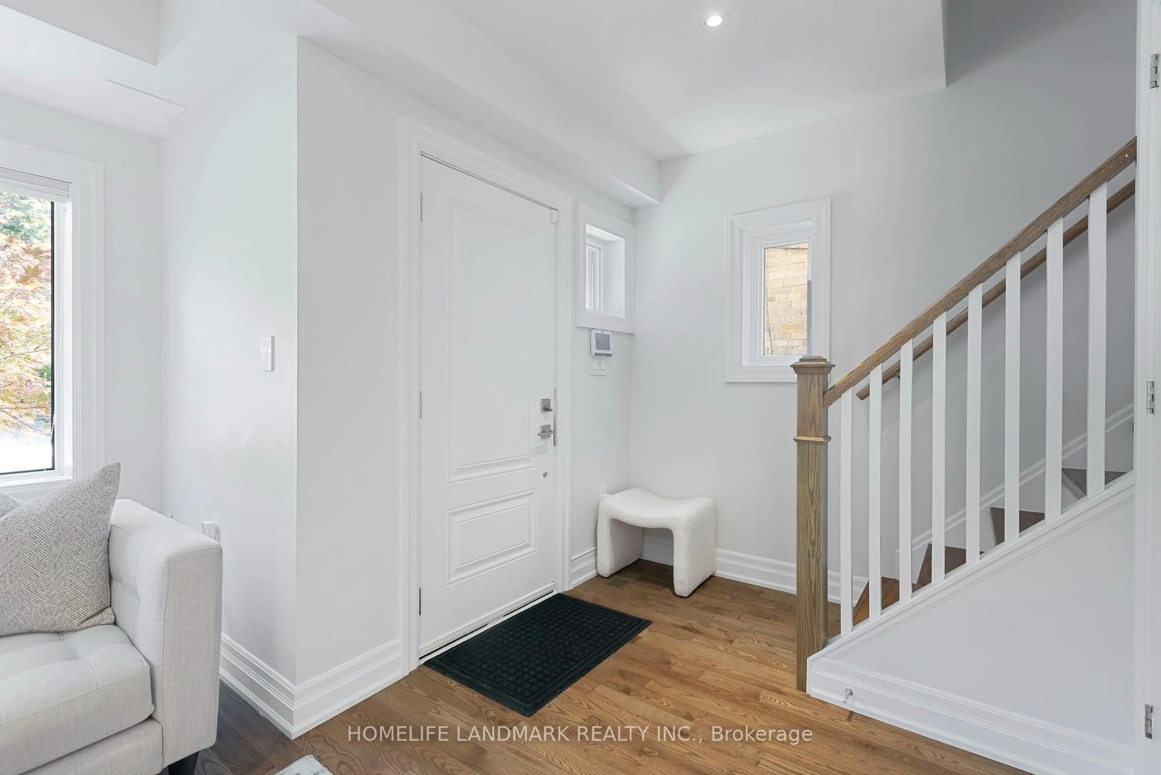 Indoor entryway for 274 Greer Rd, Toronto Ontario M5M 3P1