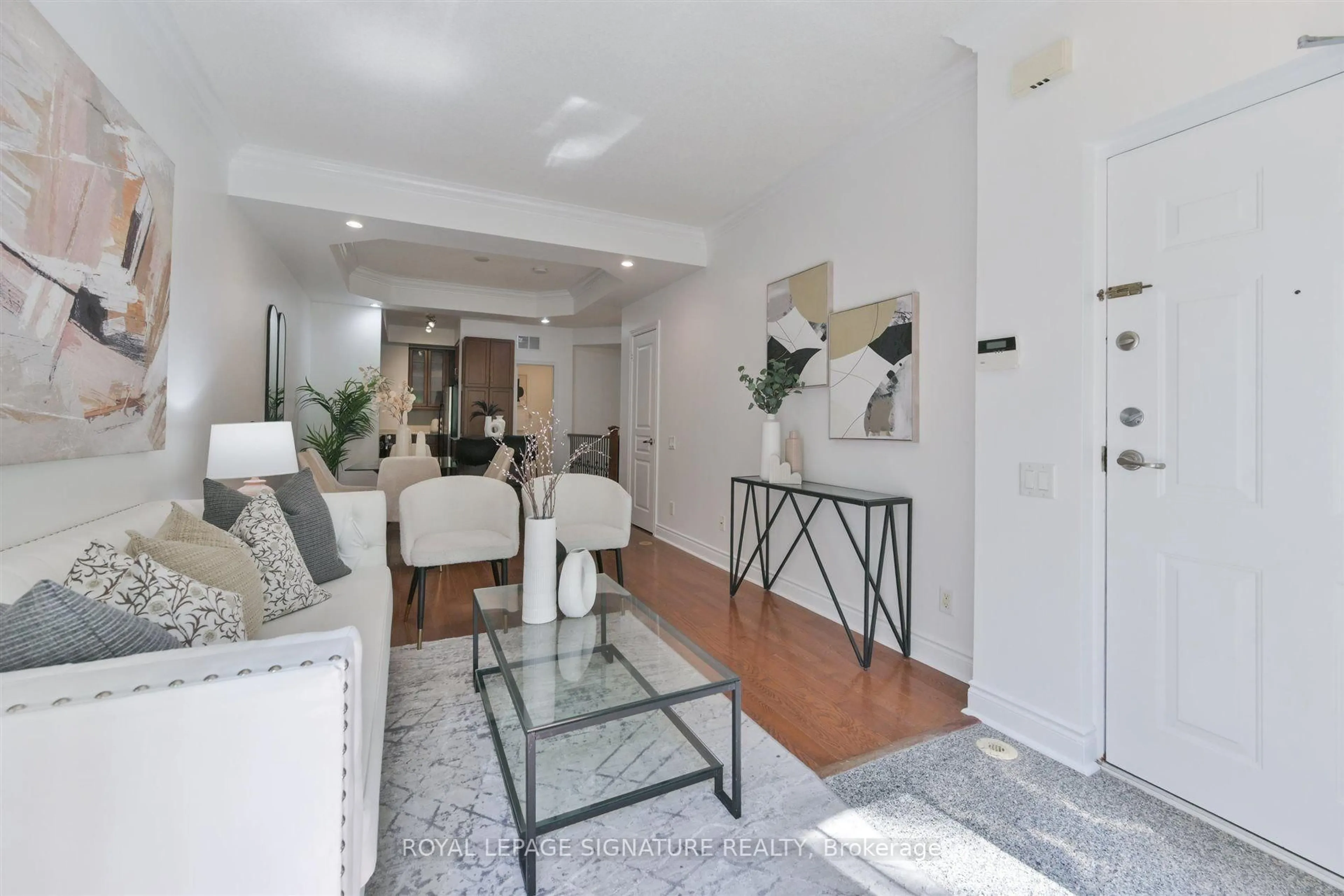 Indoor entryway for 70 Byng Ave #24, Toronto Ontario M2N 7L9