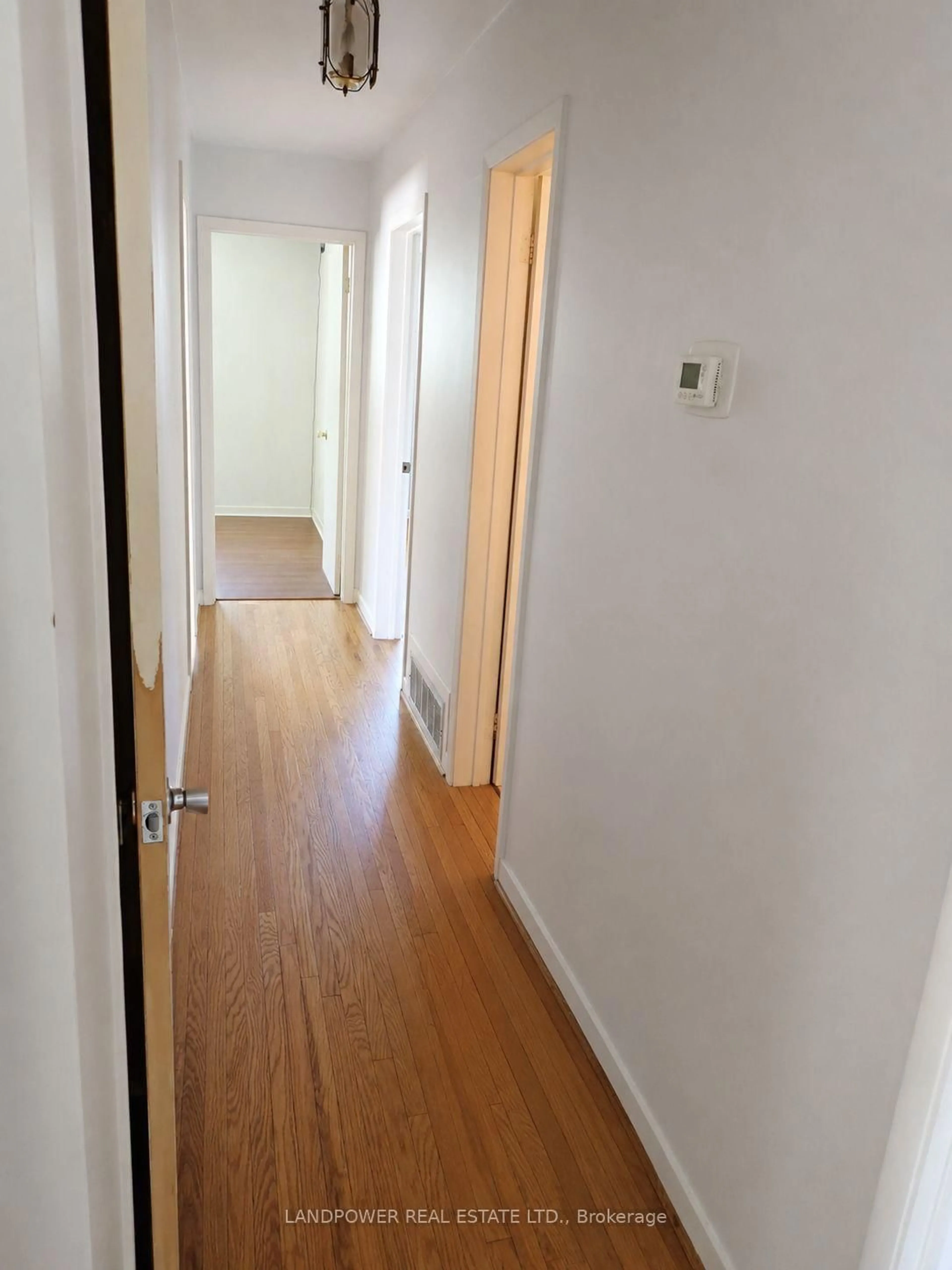 A pic of a room for 129 Mintwood Dr, Toronto Ontario M2M 3A6