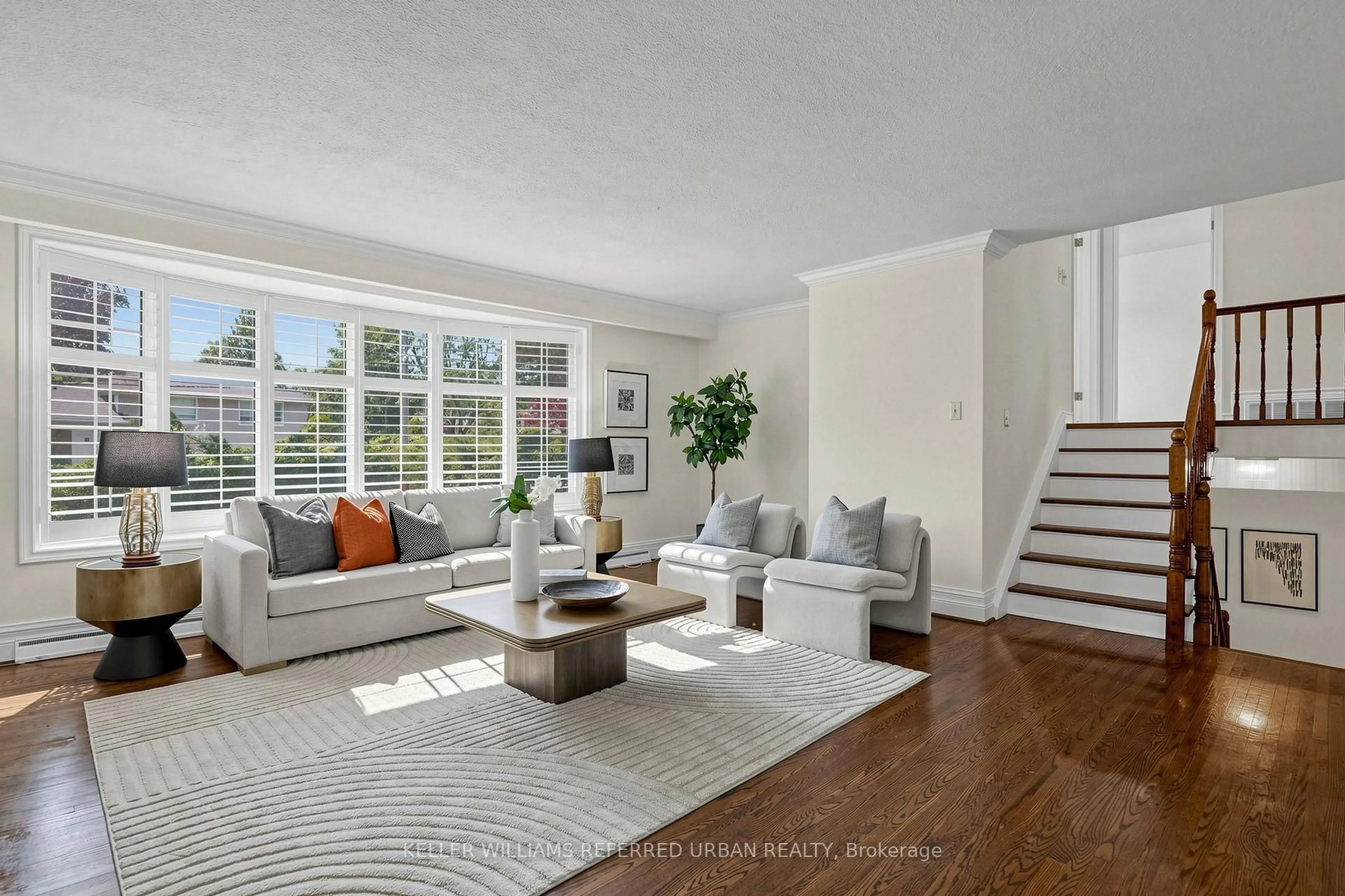 Living room with furniture, unknown for 79 Heathview Ave, Toronto Ontario M2K 2C3