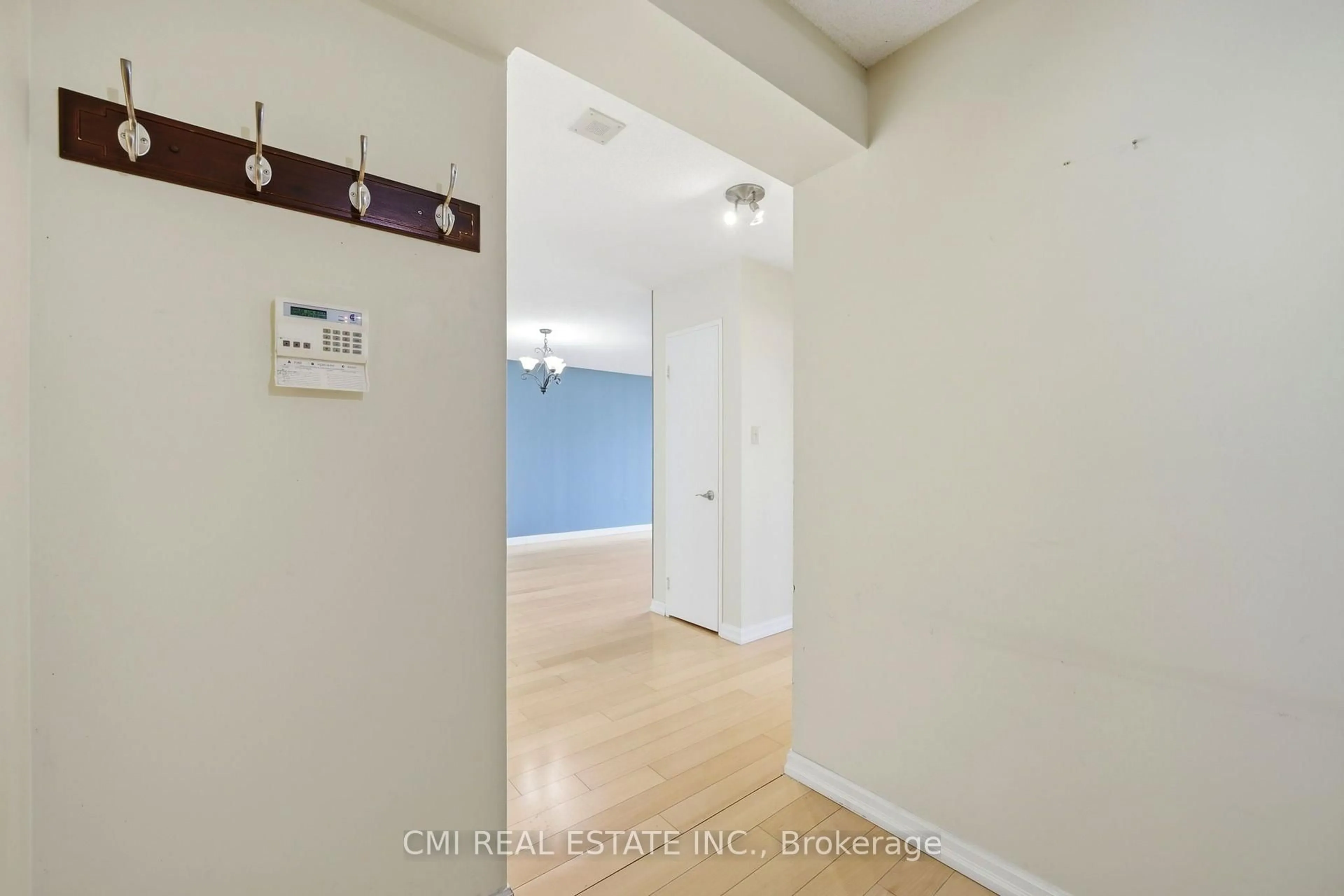 Indoor entryway for 215 Wynford Dr #2307, Toronto Ontario M3C 3P5