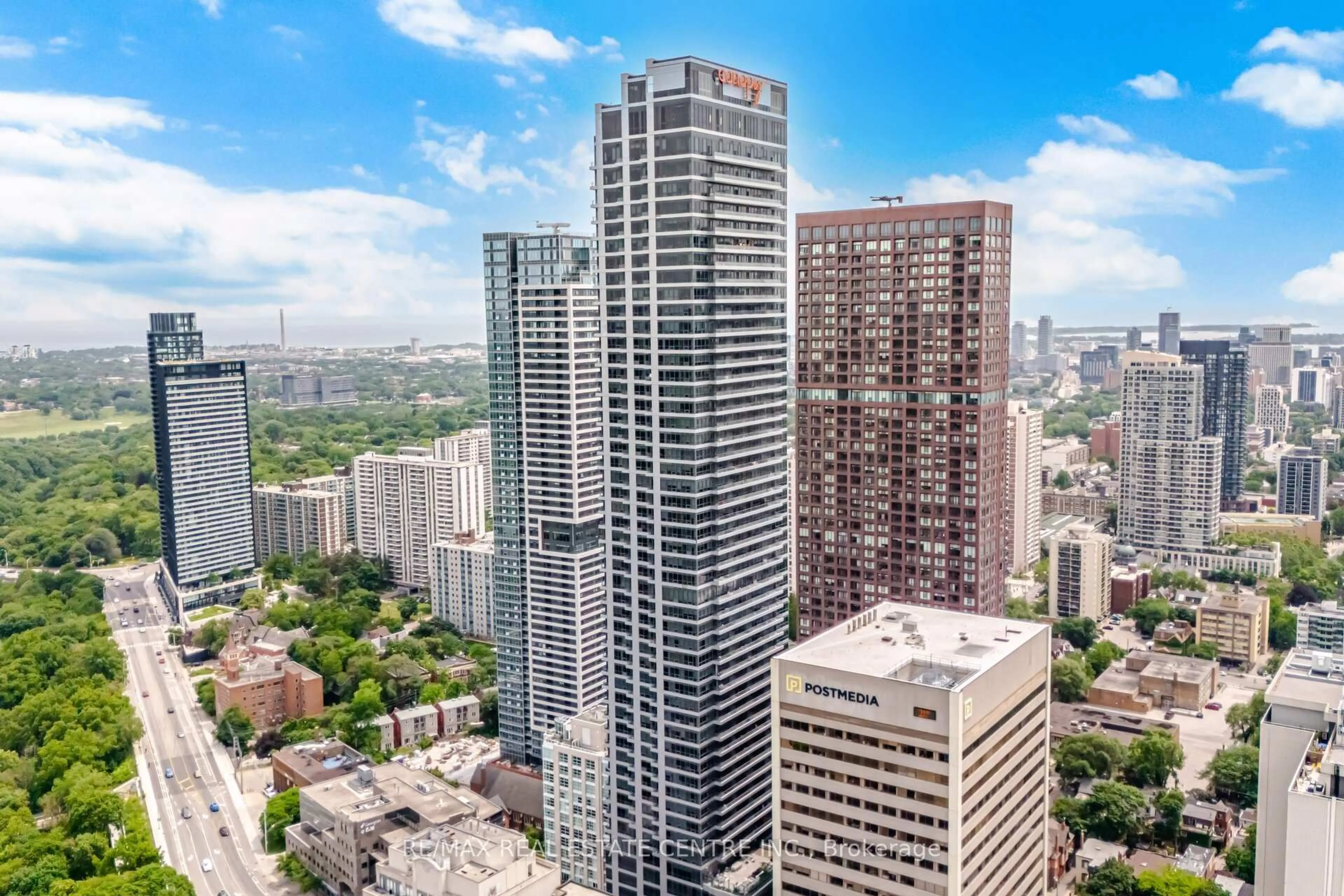 A pic from outside/outdoor area/front of a property/back of a property/a pic from drone, city buildings view from balcony for 395 Bloor St #2503, Toronto Ontario M4W 0B4