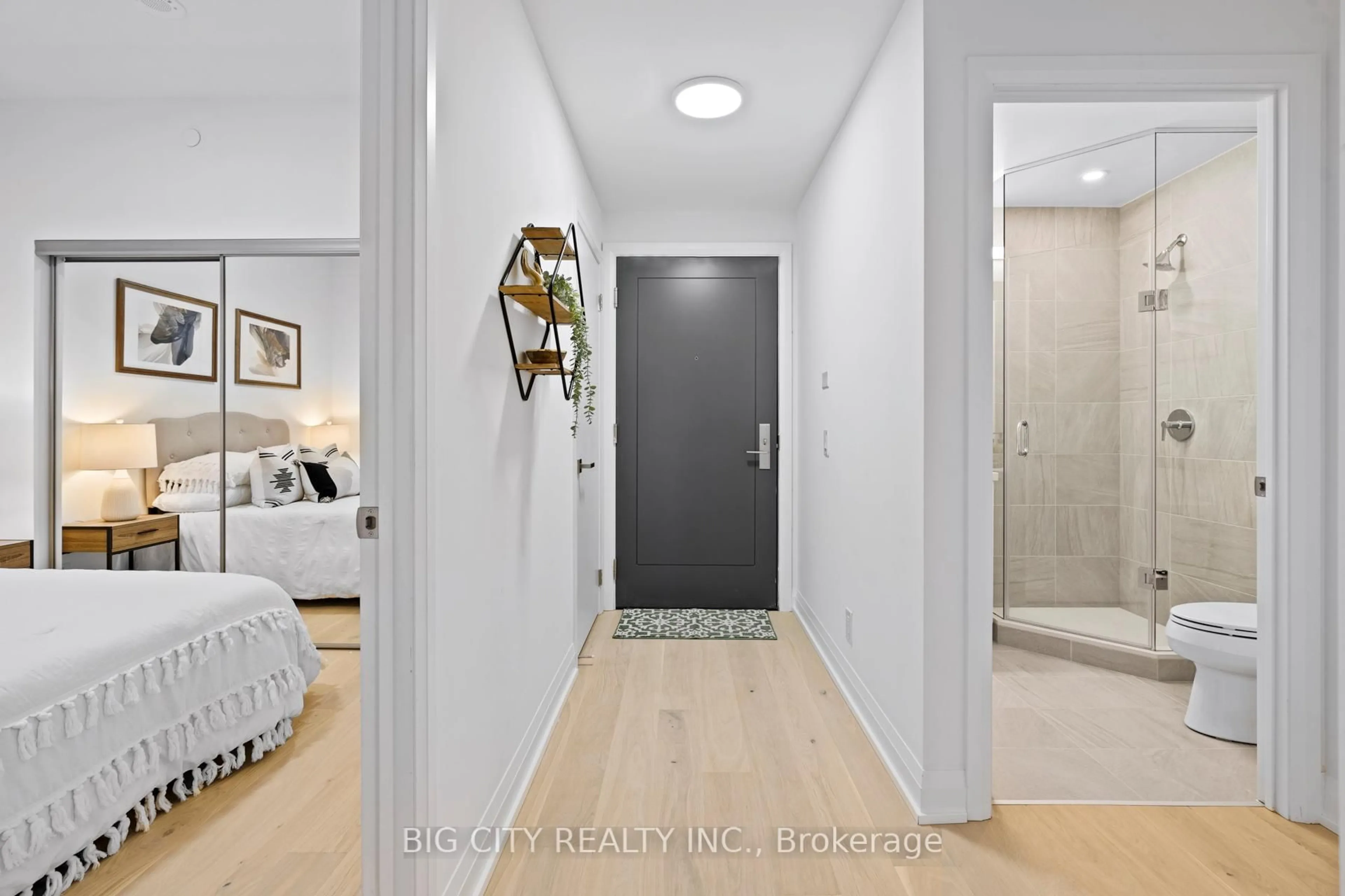 Indoor entryway for 33 Frederick Todd Way #908, Toronto Ontario M4G 0C9