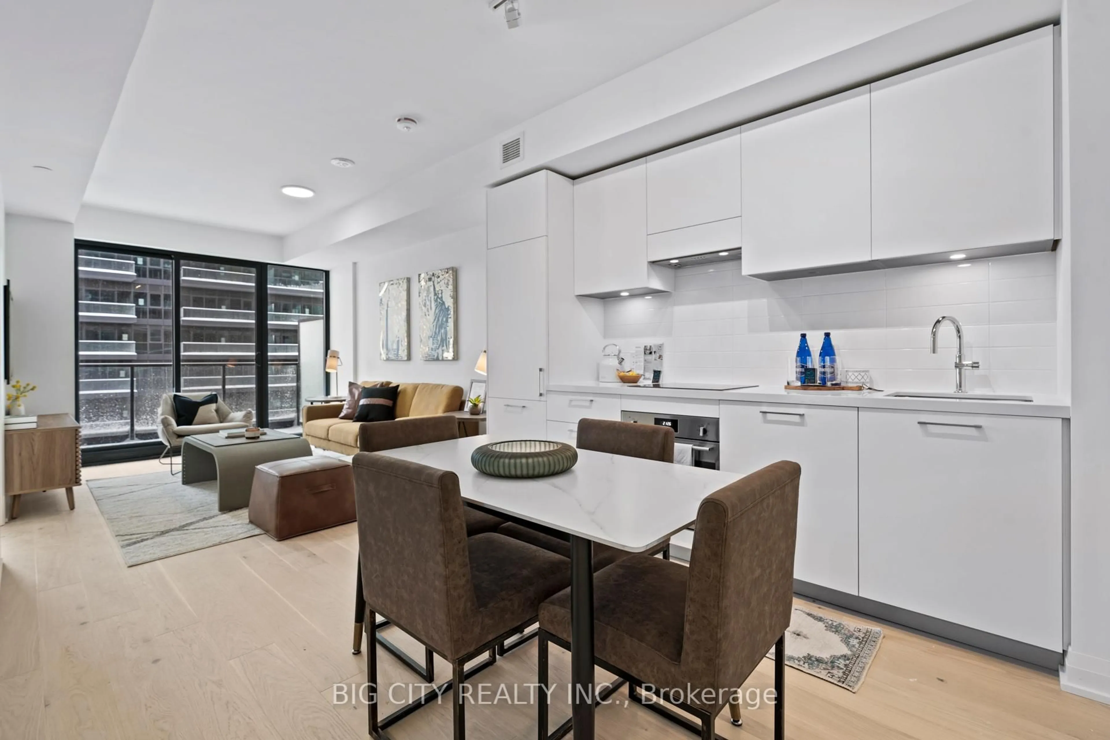 Open concept kitchen, unknown for 33 Frederick Todd Way #908, Toronto Ontario M4G 0C9