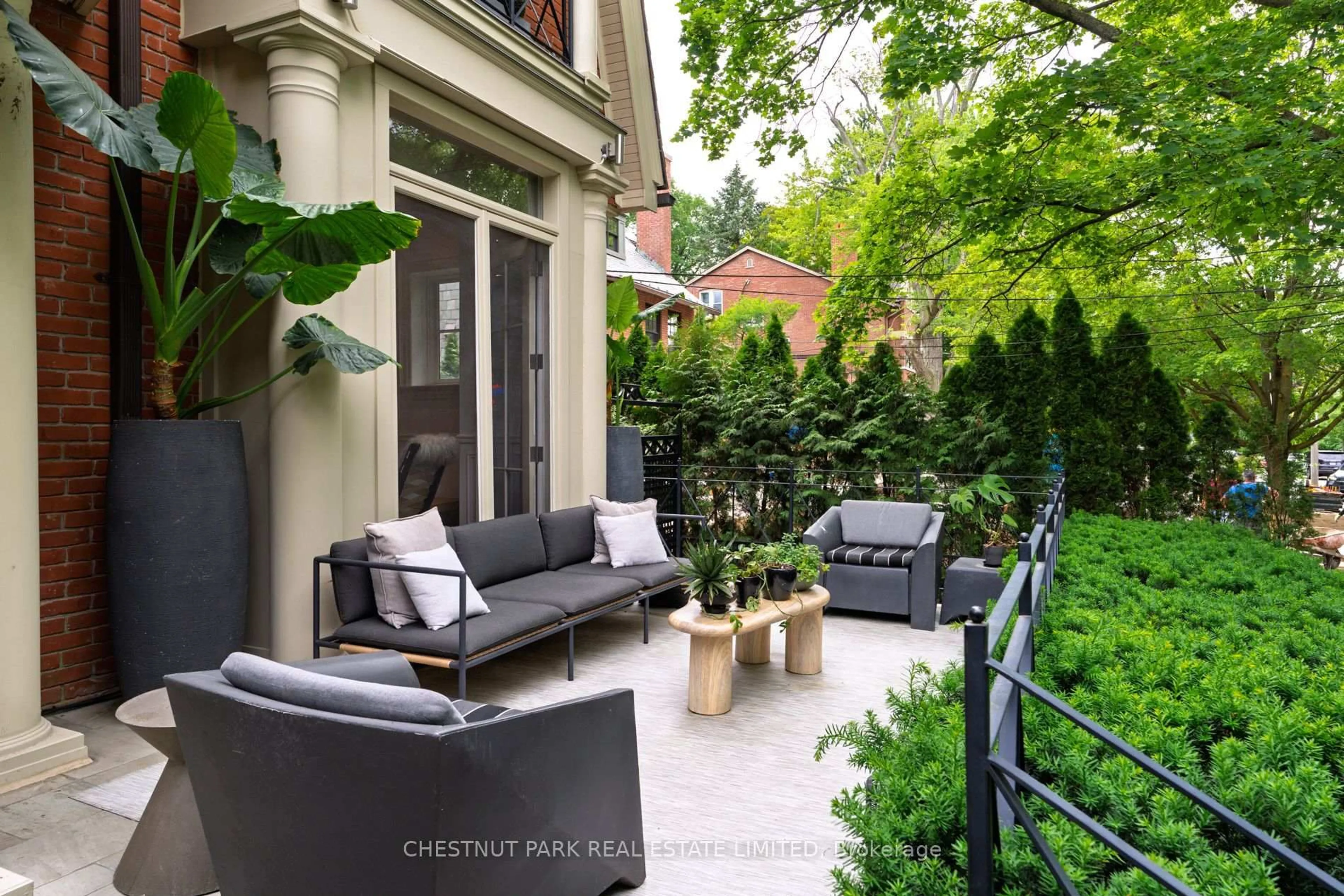 Patio, street for 83 Binscarth Rd, Toronto Ontario M4W 1Y3