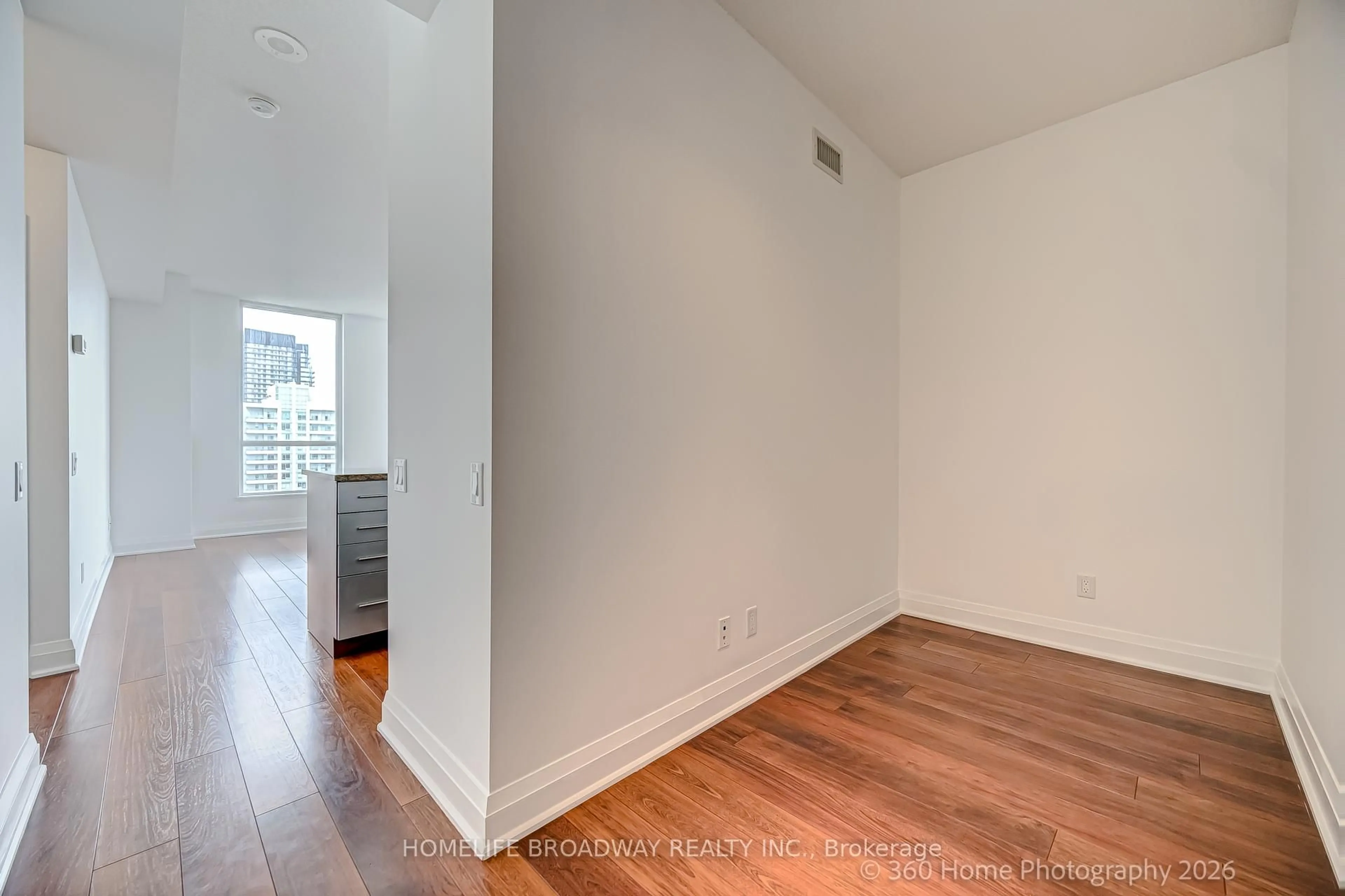 A pic of a room for 83 Redpath Ave #1602, Toronto Ontario M4S 0A2