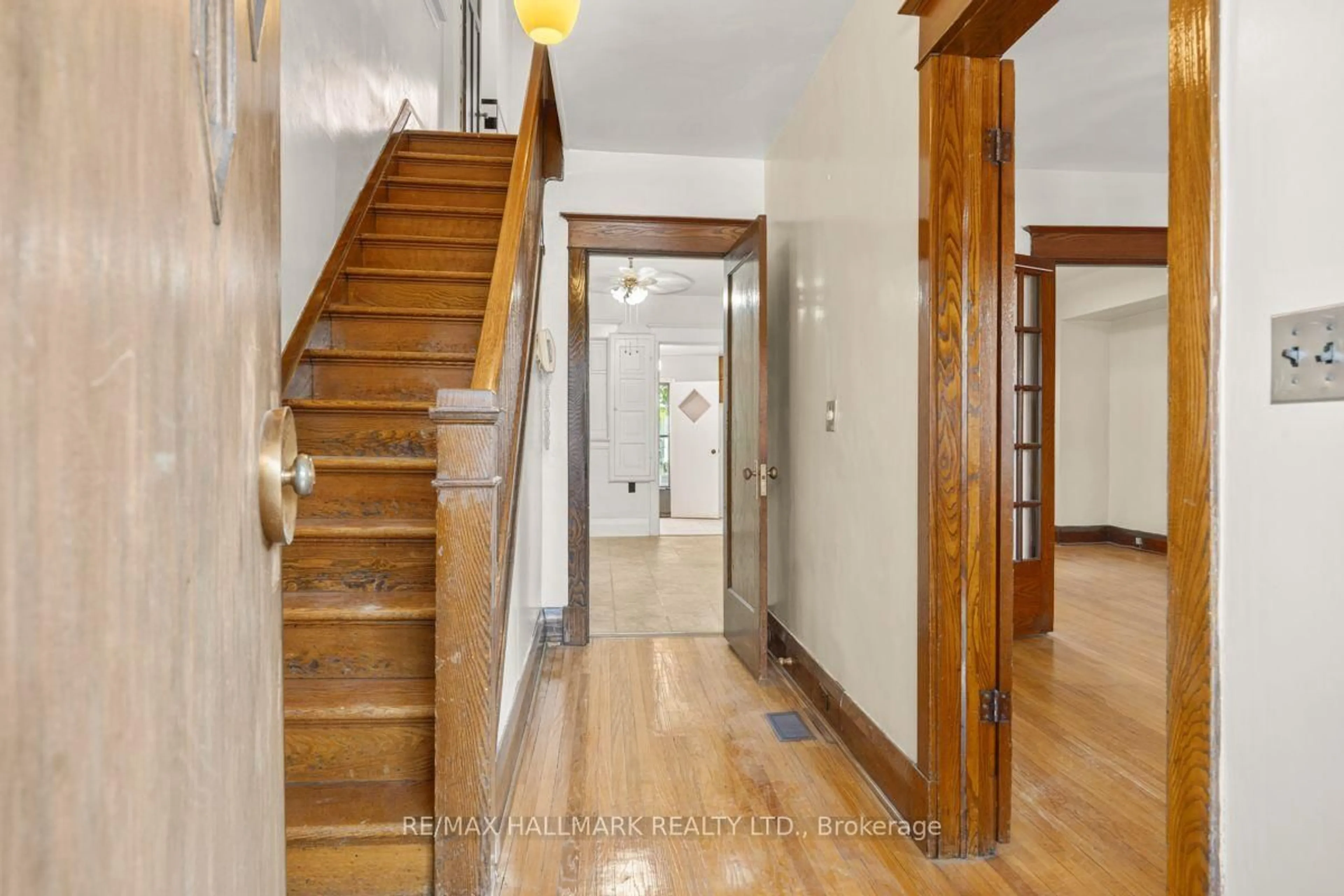 Unknown for 511 Northcliffe Blvd, Toronto Ontario M6E 3L4