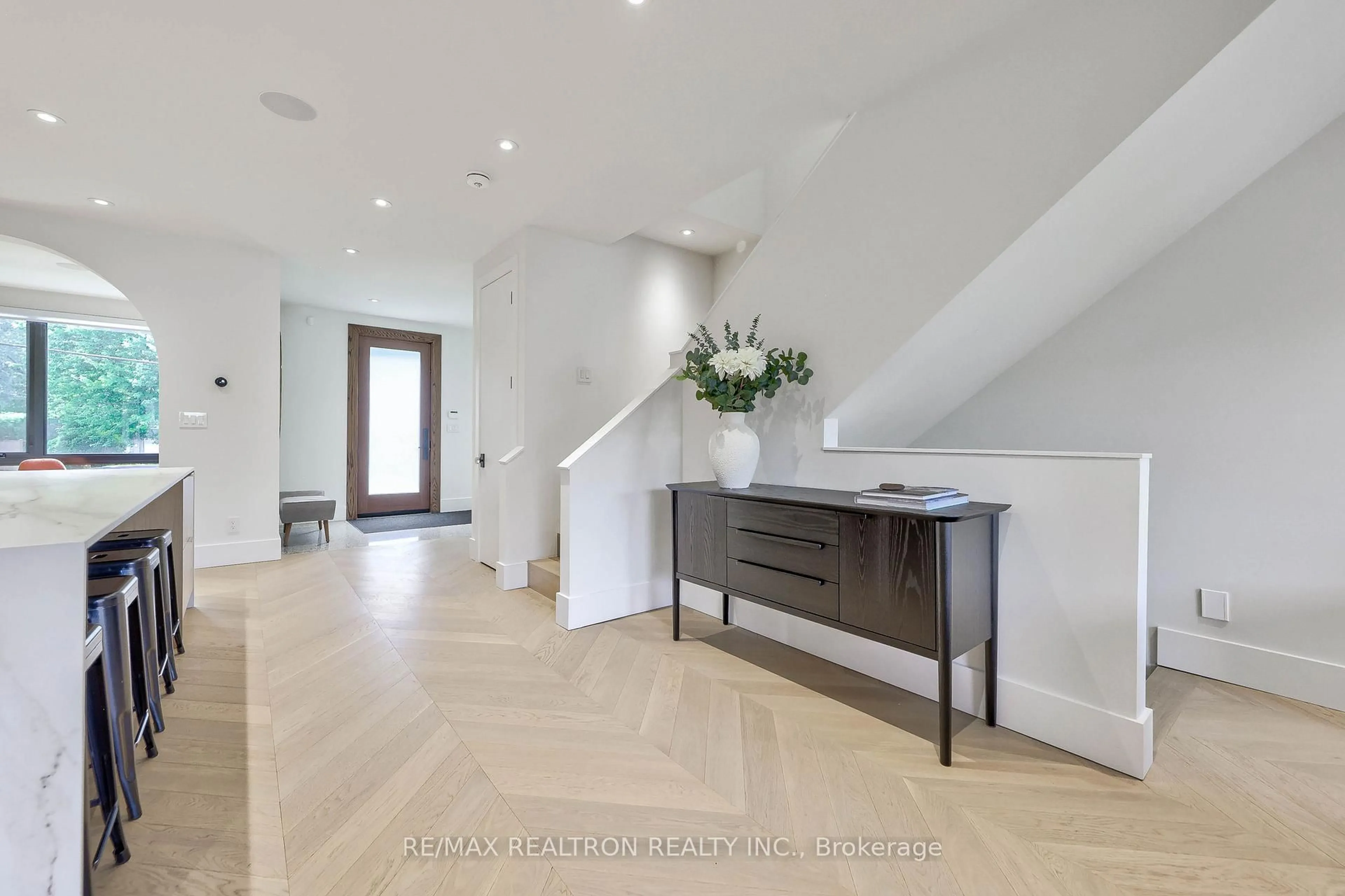Indoor entryway for 308 Ridley Blvd, Toronto Ontario M3H 1K9