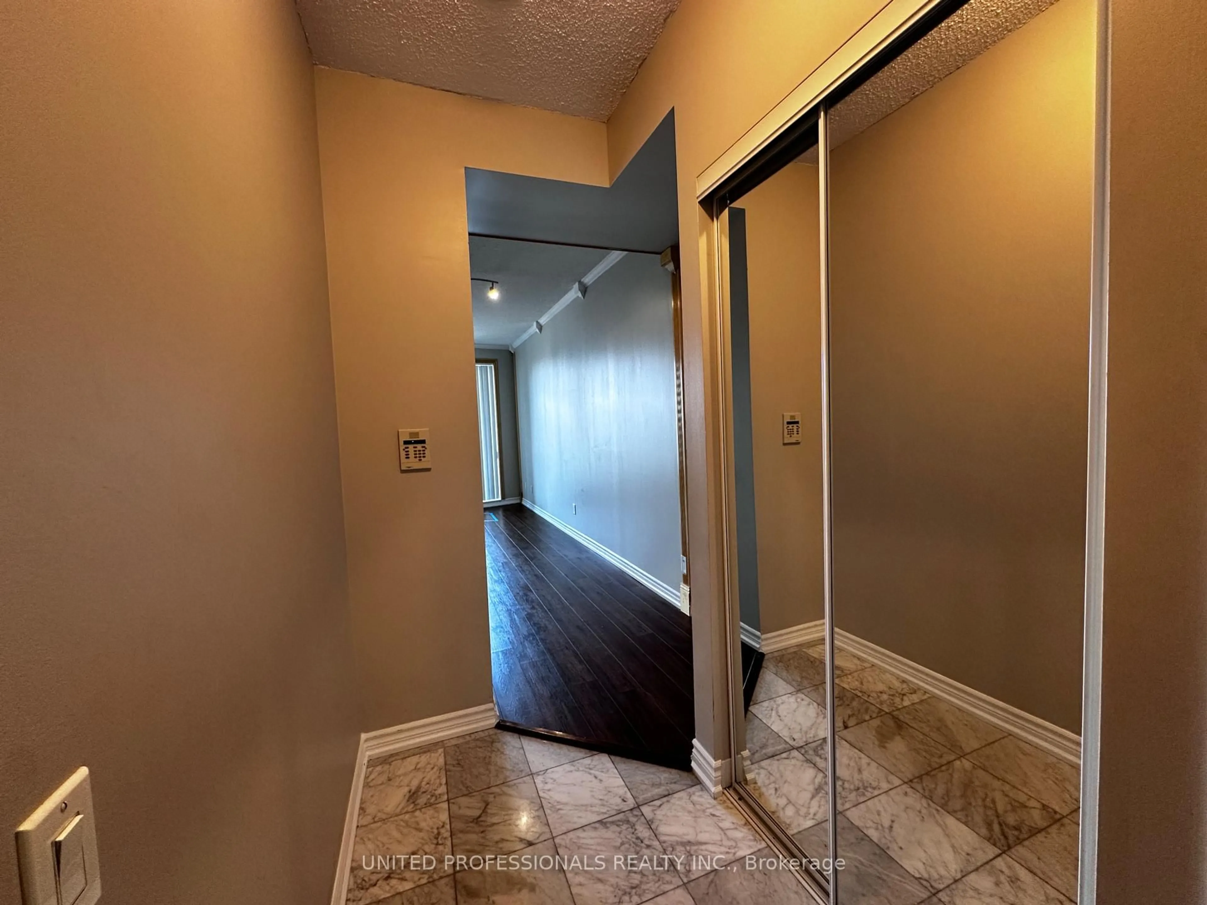 Indoor entryway for 60 Byng Ave #1812, Toronto Ontario M2N 4K3
