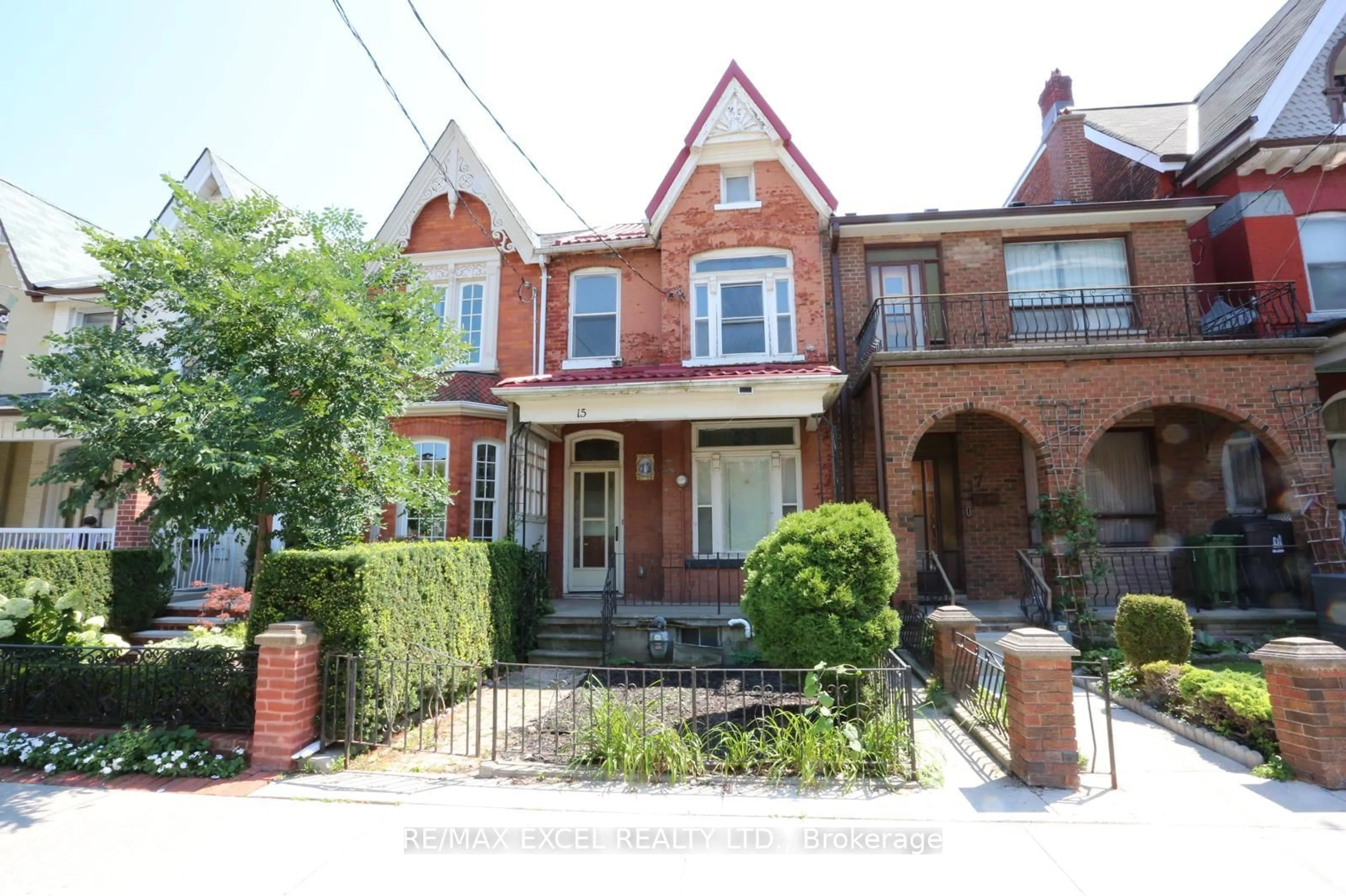 Home with brick exterior material, street for 15 Oxford St, Toronto Ontario M5T 1N8