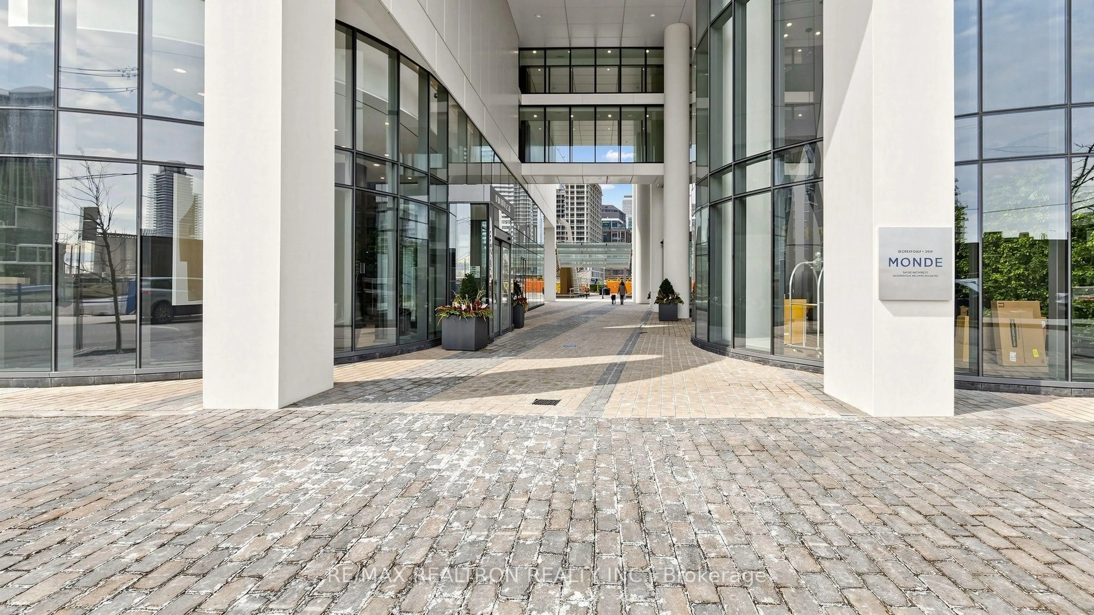 Indoor foyer for 12 Bonnycastle St #906, Toronto Ontario M5A 3T7