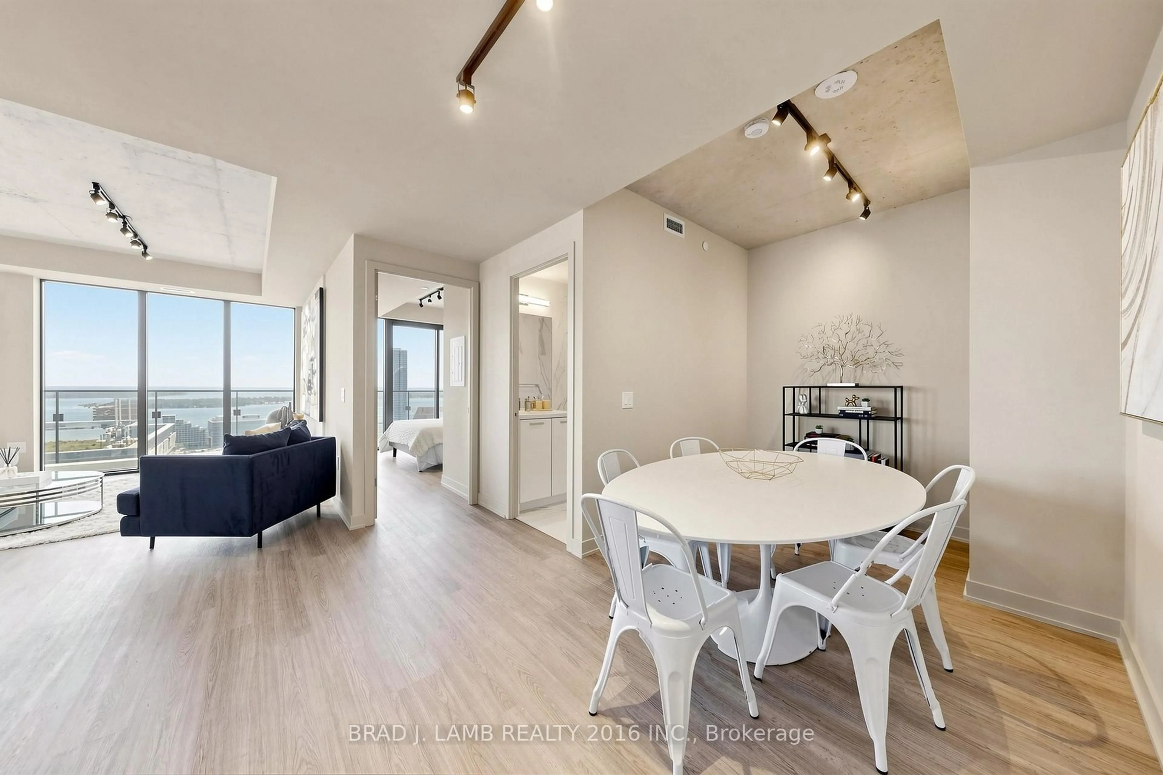 A pic of a room for 284 King St #2901, Toronto Ontario M5A 1K4